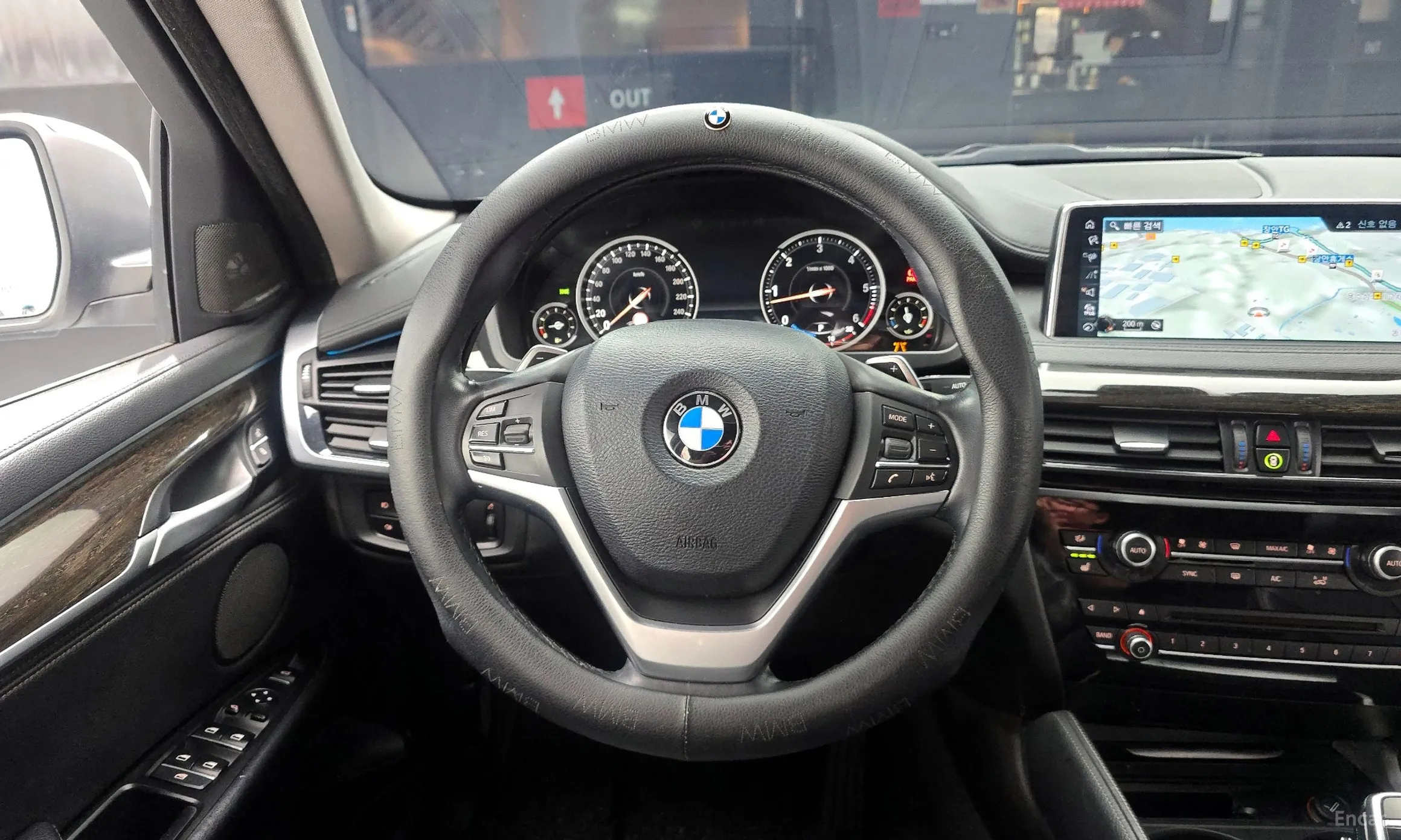 BMW X6 (F16) превью 13