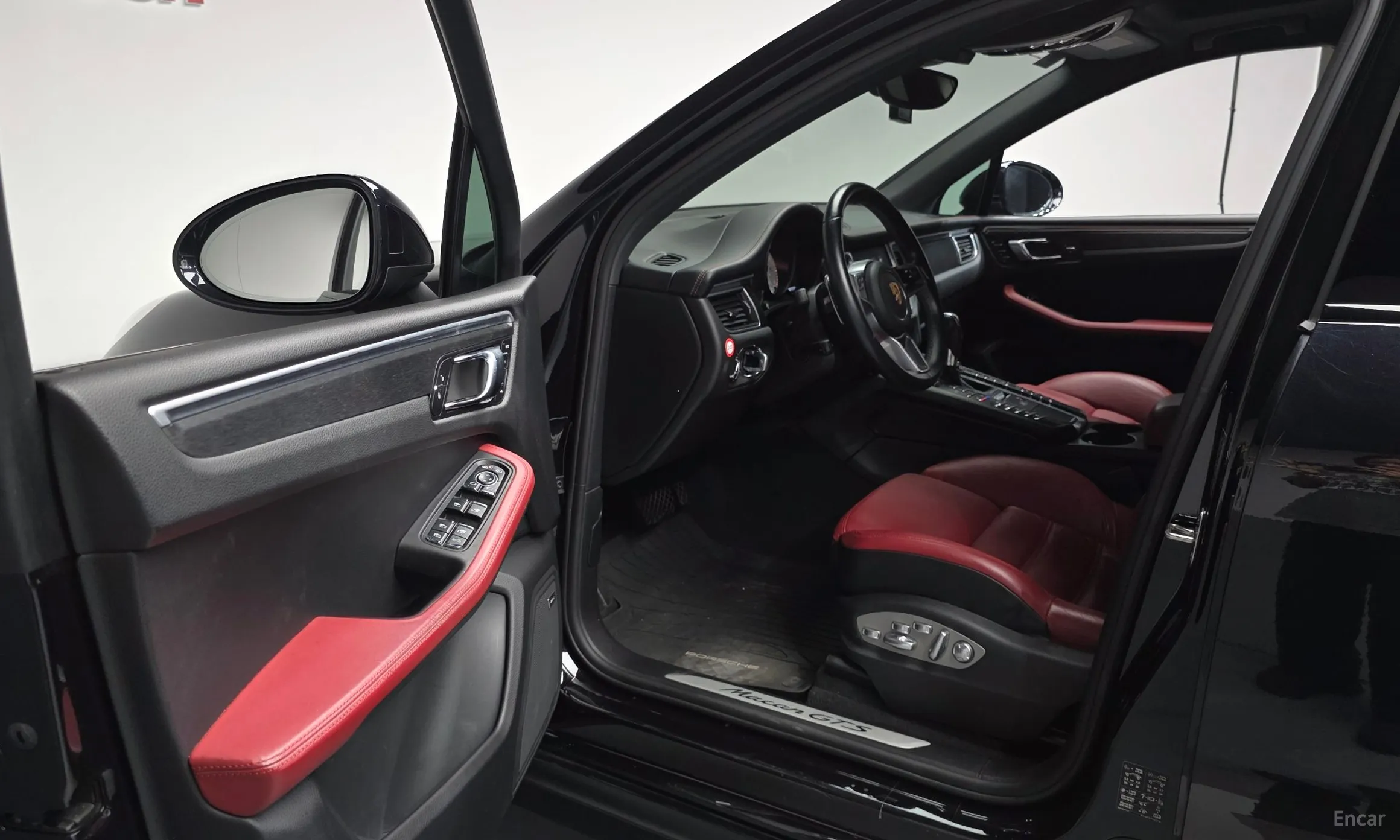 Porsche Macan превью 10