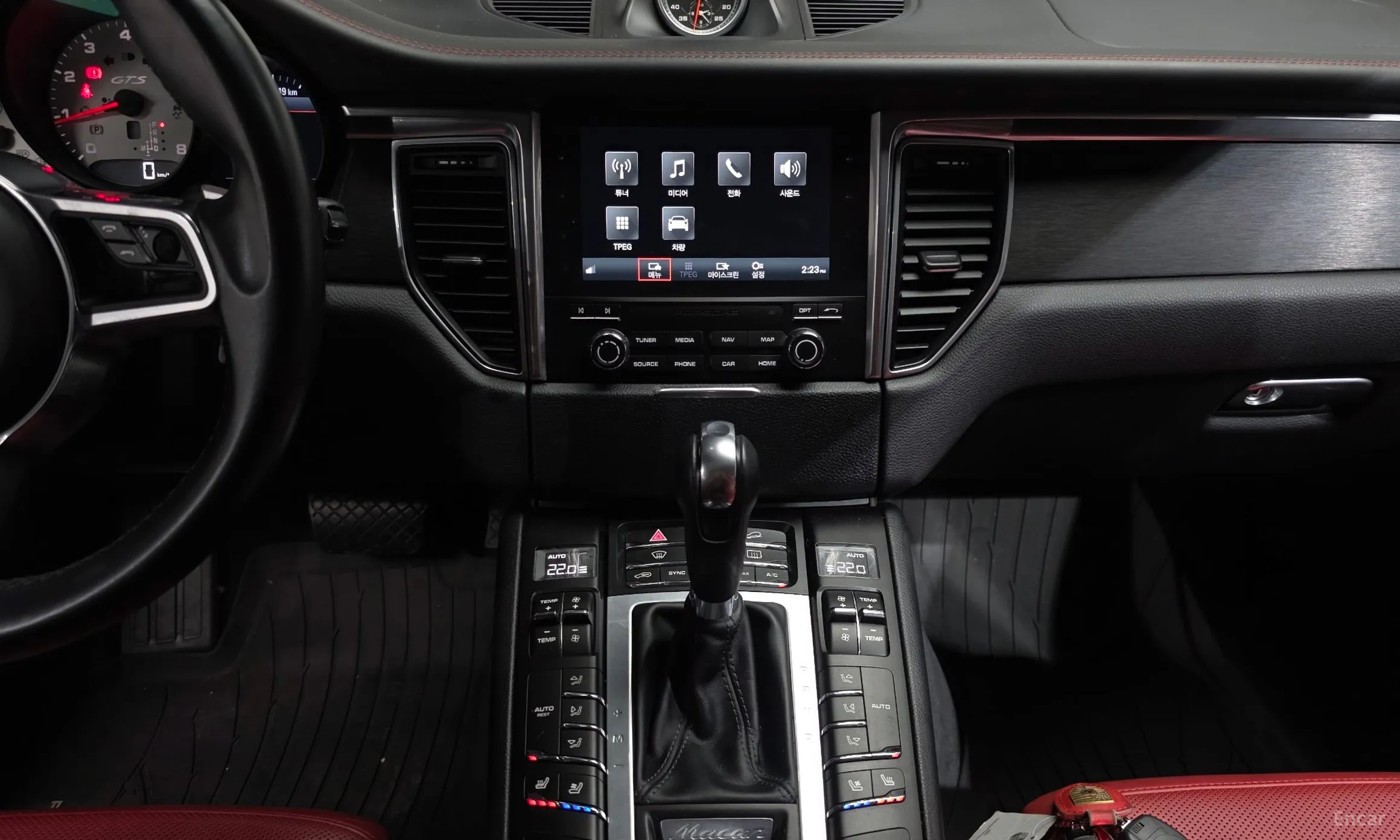 Porsche Macan превью 13