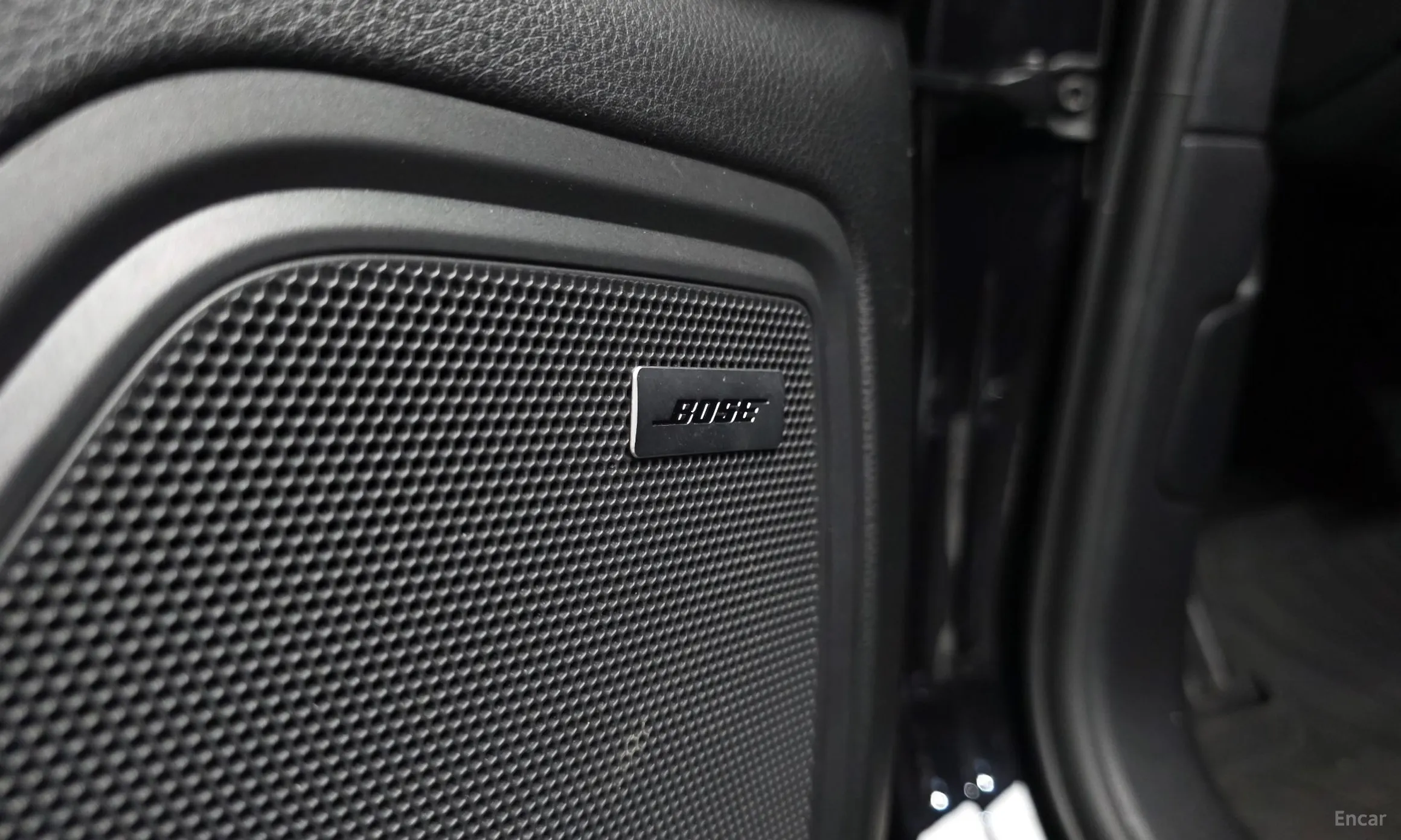 Porsche Macan превью 17