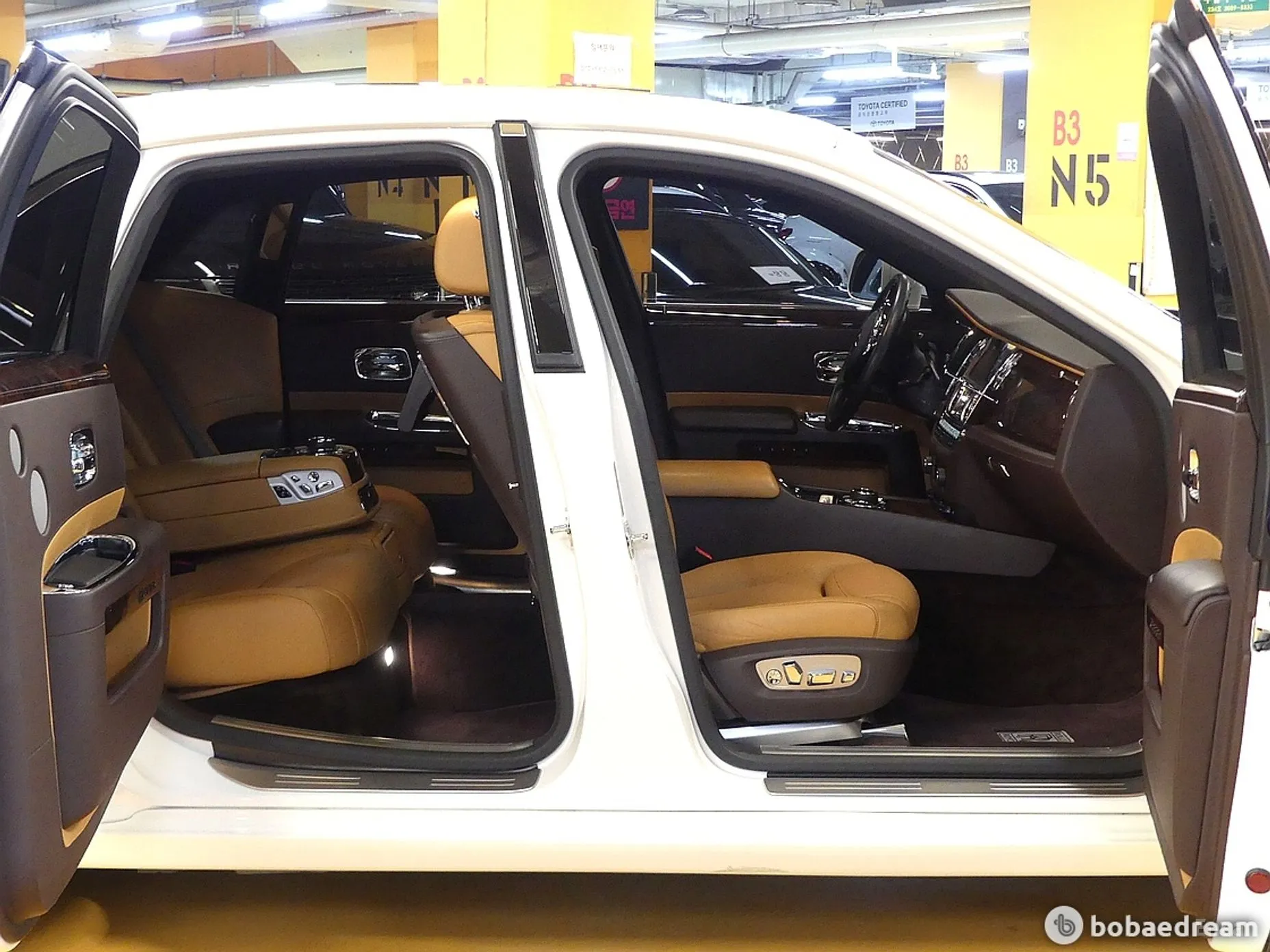 Rolls-Royce Ghost превью 11