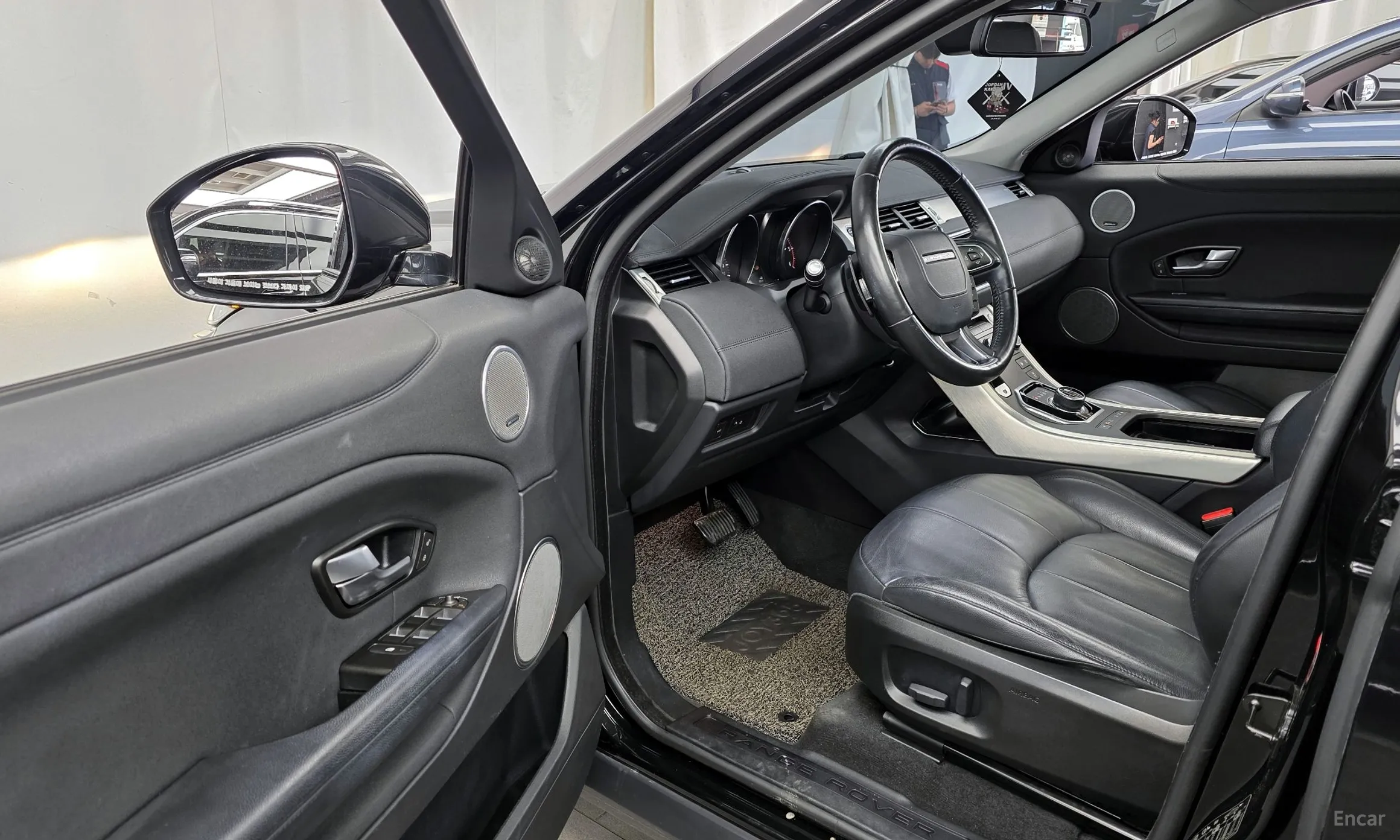 Land Rover Range Rover Evoque превью 10