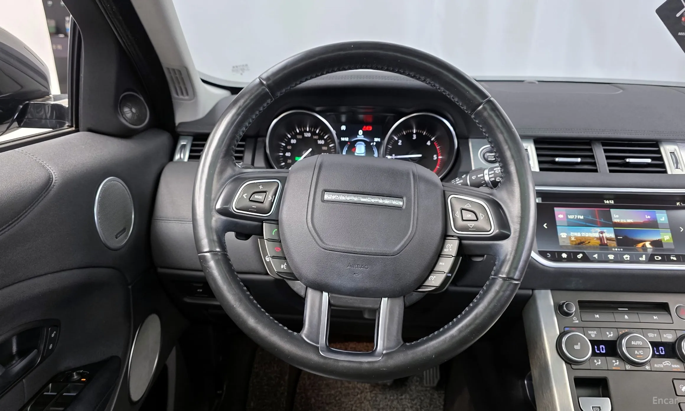 Land Rover Range Rover Evoque превью 12