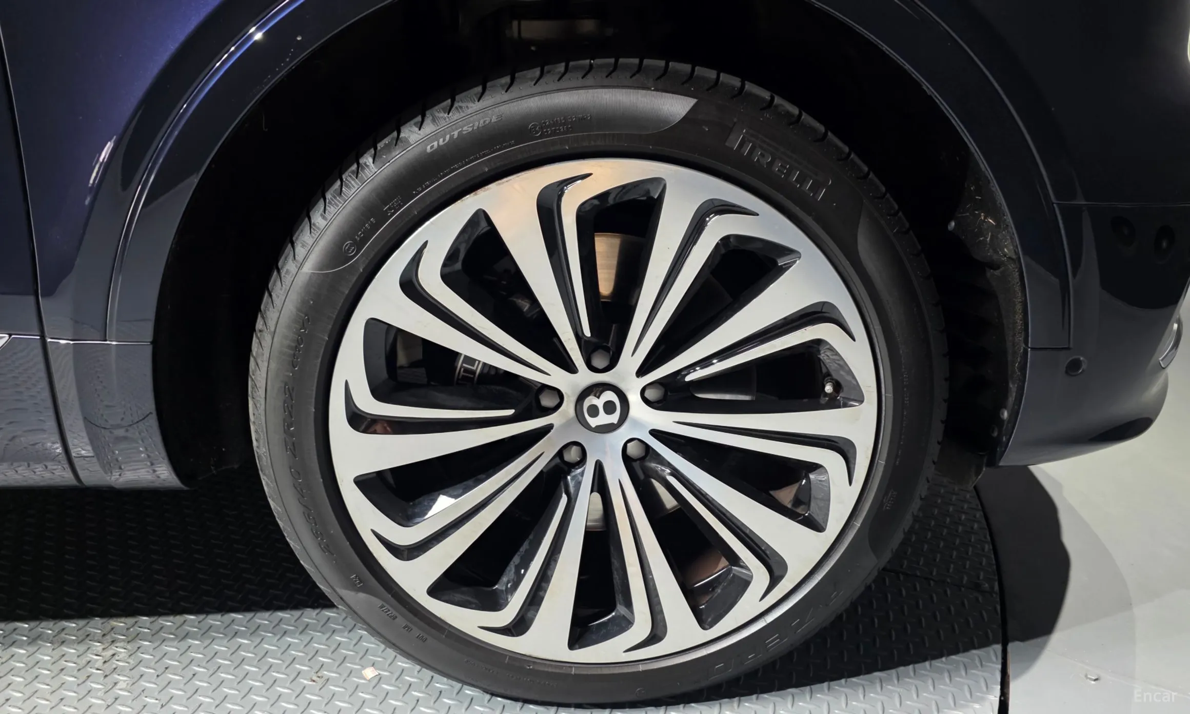 Bentley Bentayga превью 5