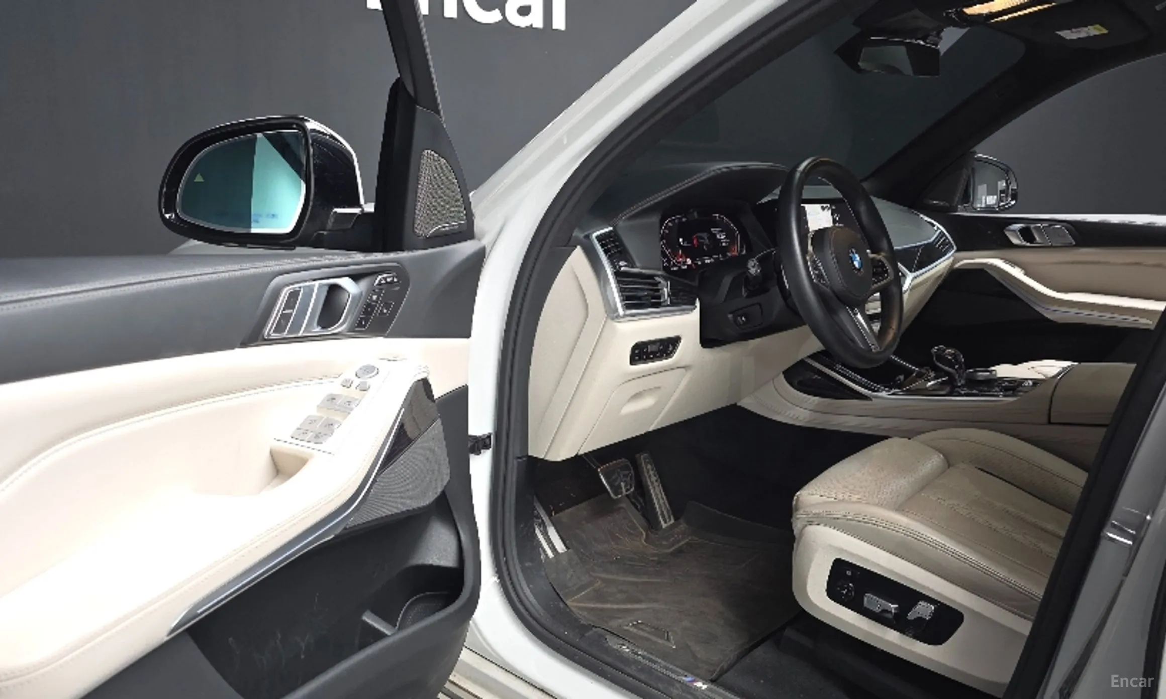 BMW X7 (G07) превью 10