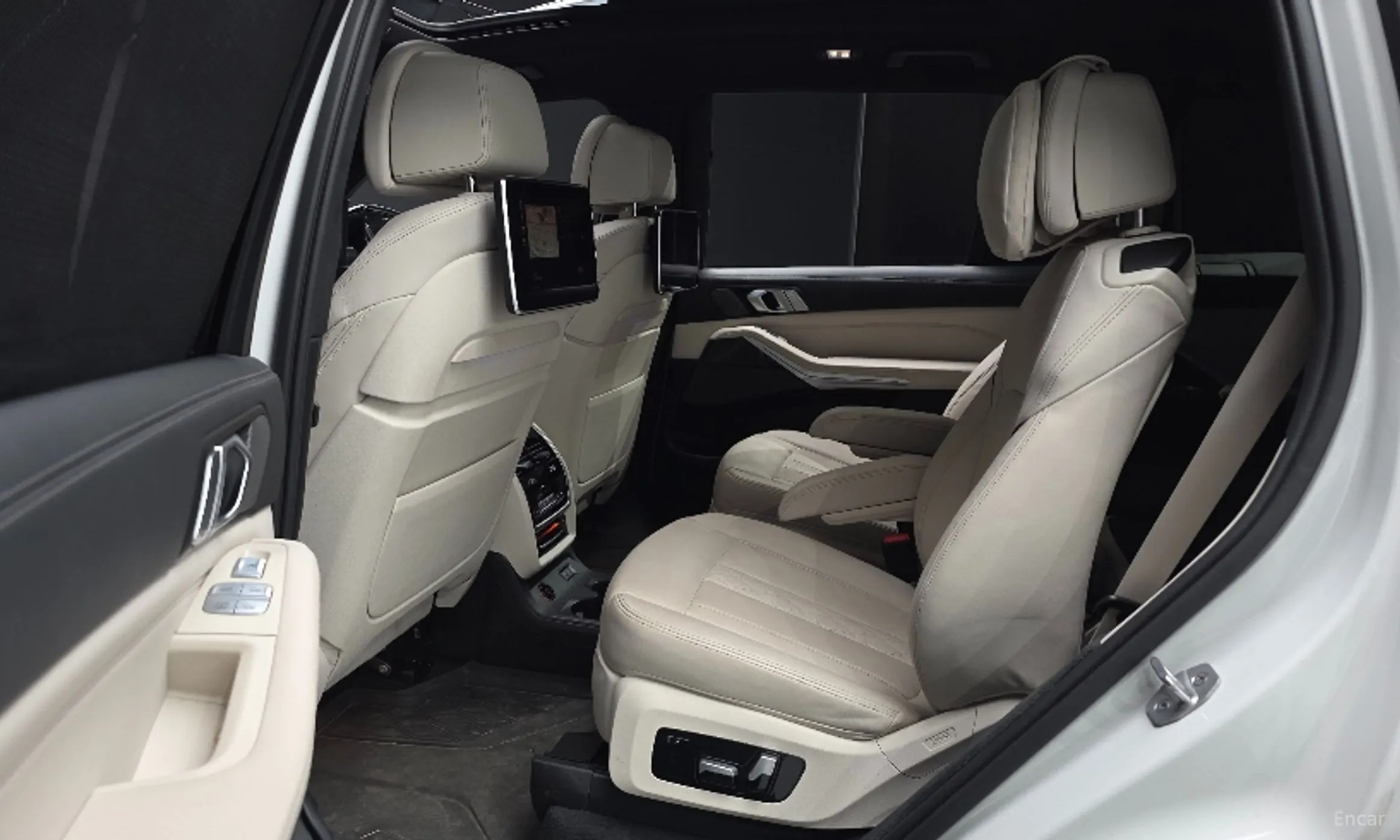 BMW X7 (G07) превью 11