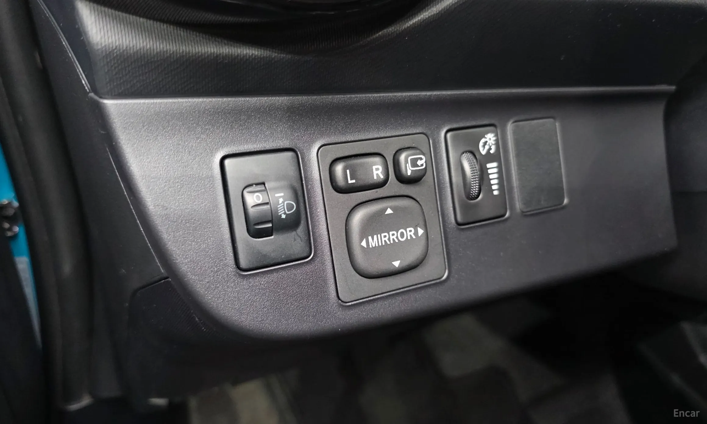 Toyota Prius C превью 14