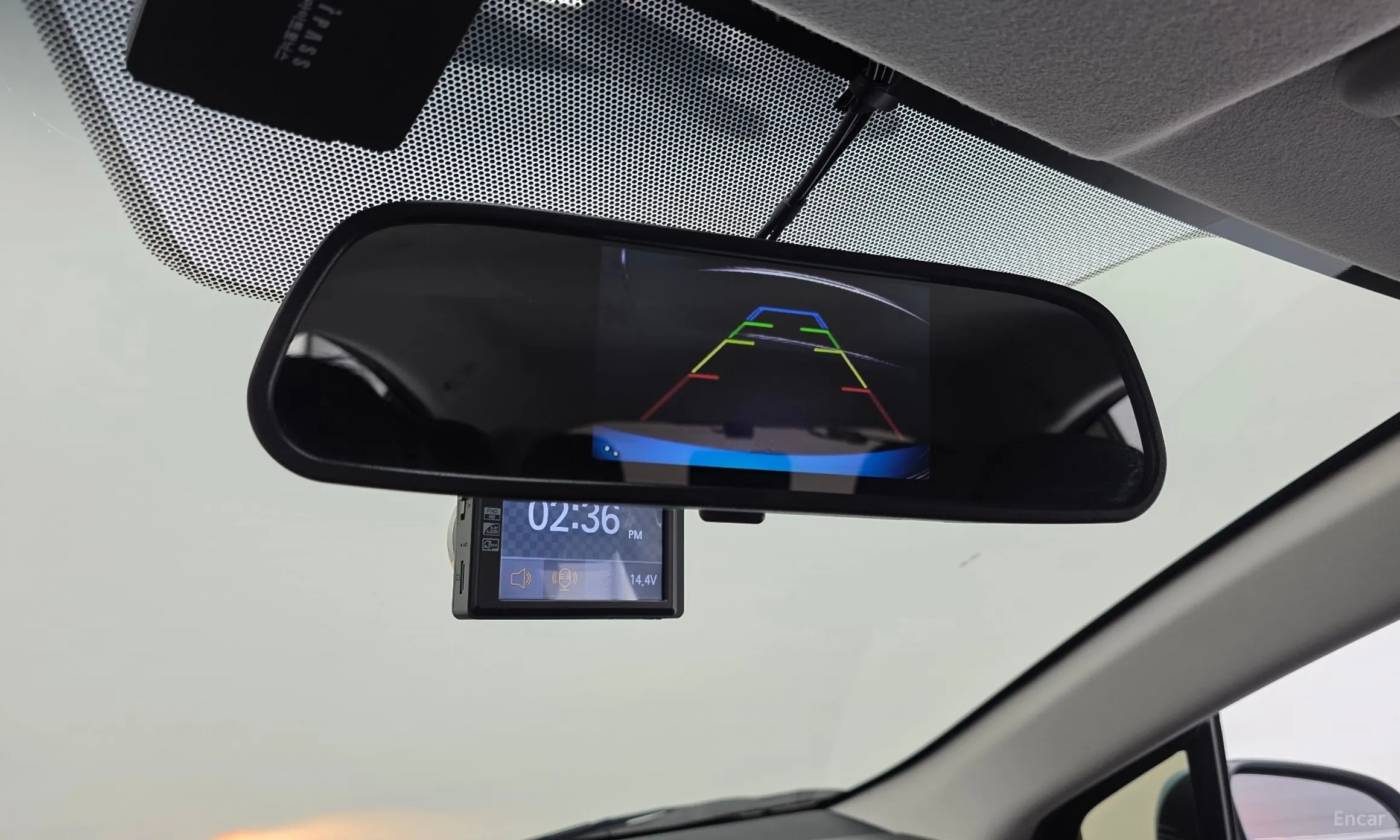 Toyota Prius C превью 17