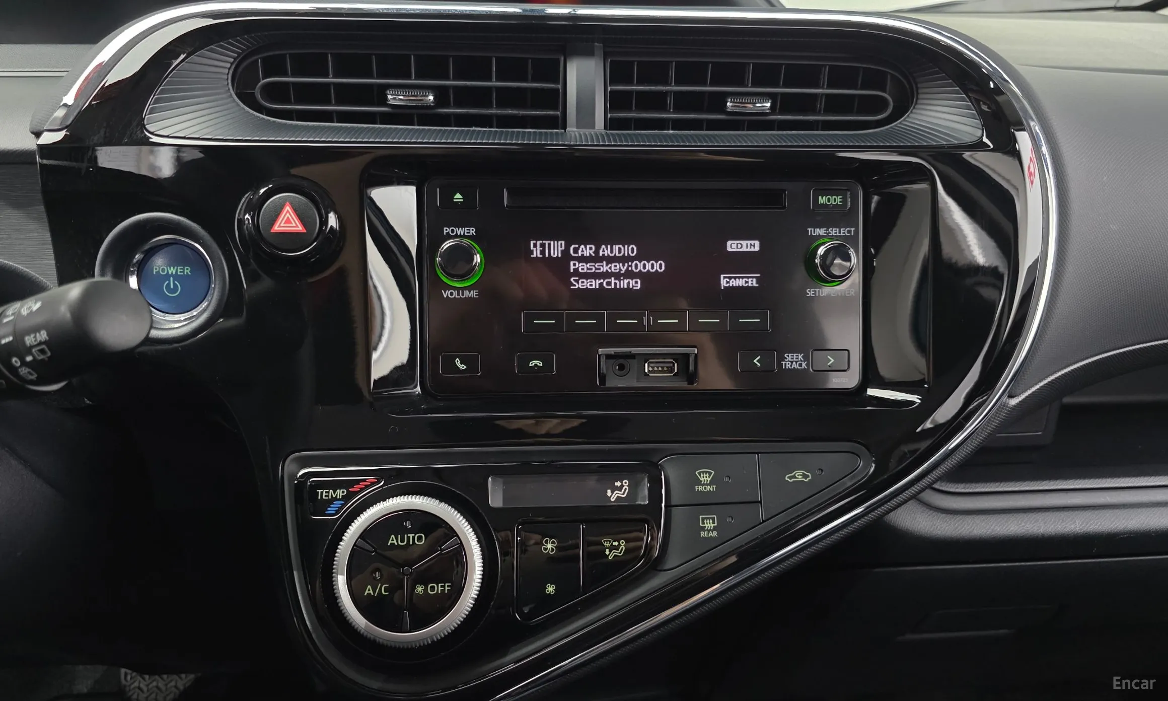 Toyota Prius C превью 18