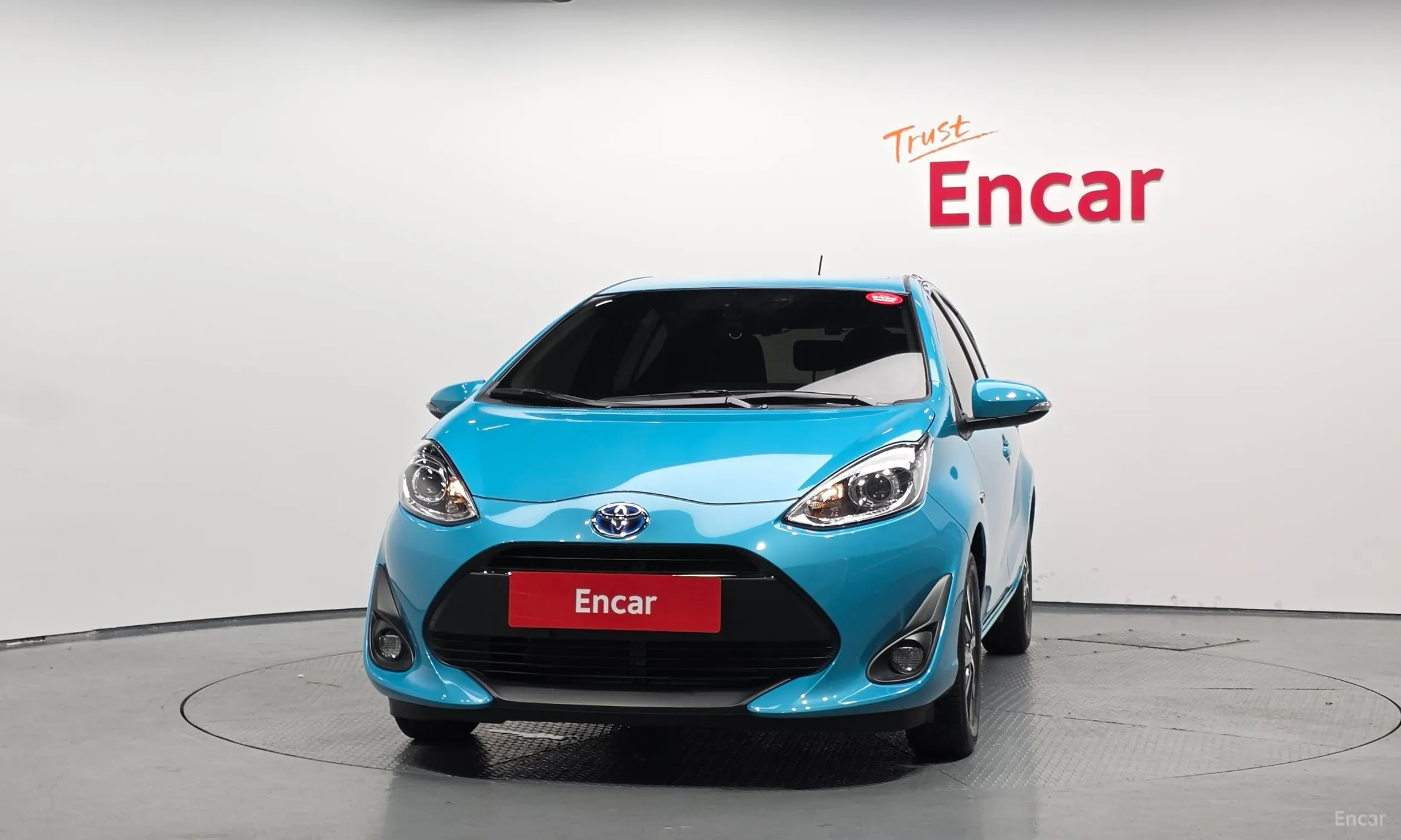 Toyota Prius C превью 3