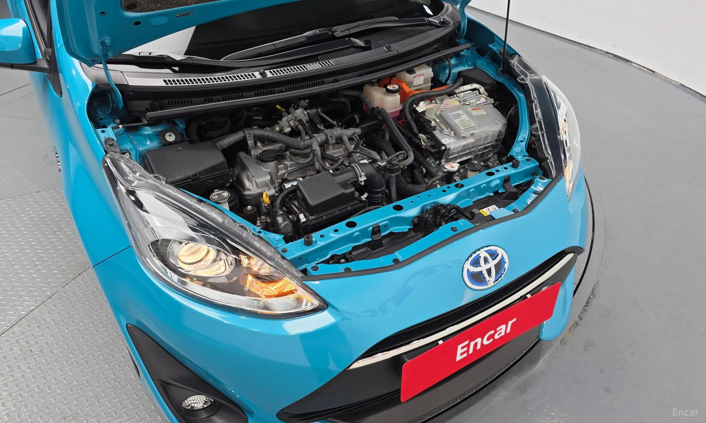 Toyota Prius C превью 6