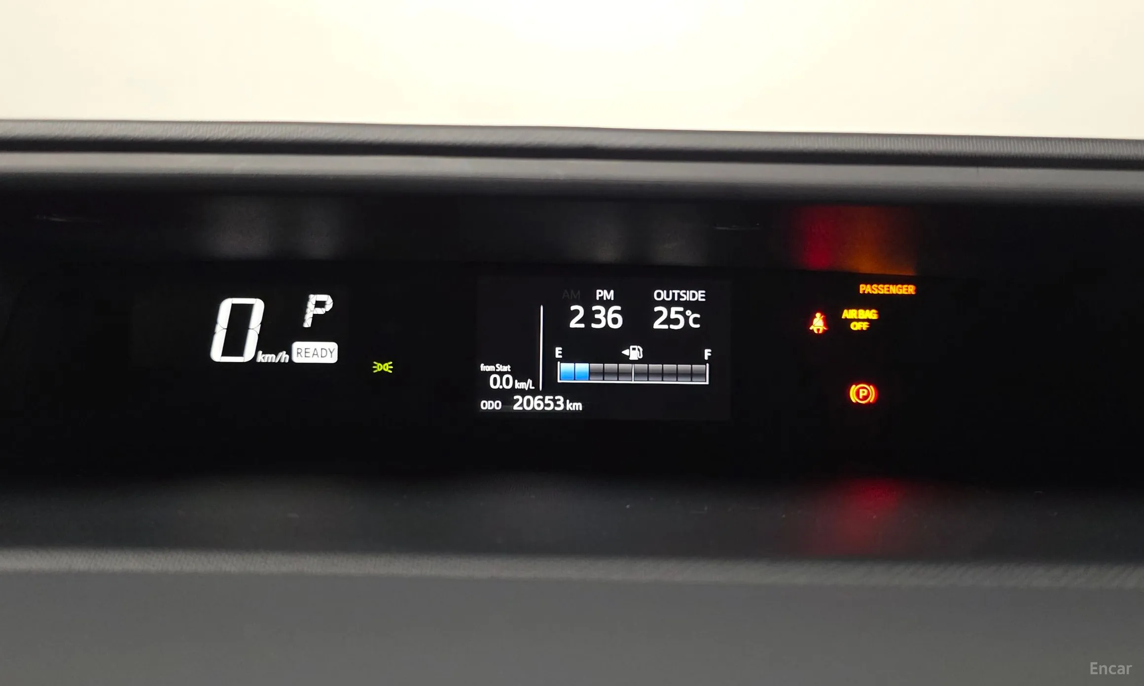 Toyota Prius C превью 8