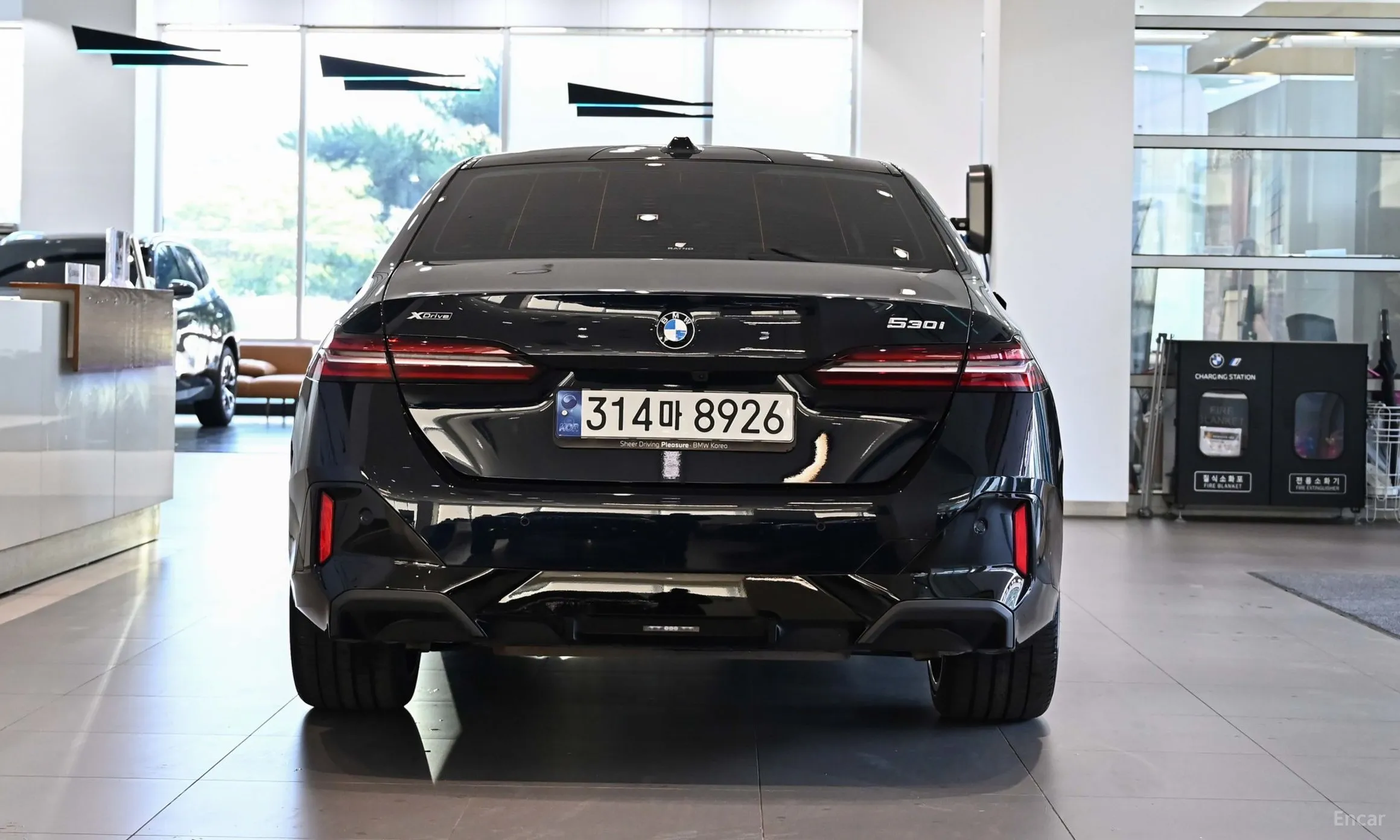 BMW 5 Series (G60) превью 3