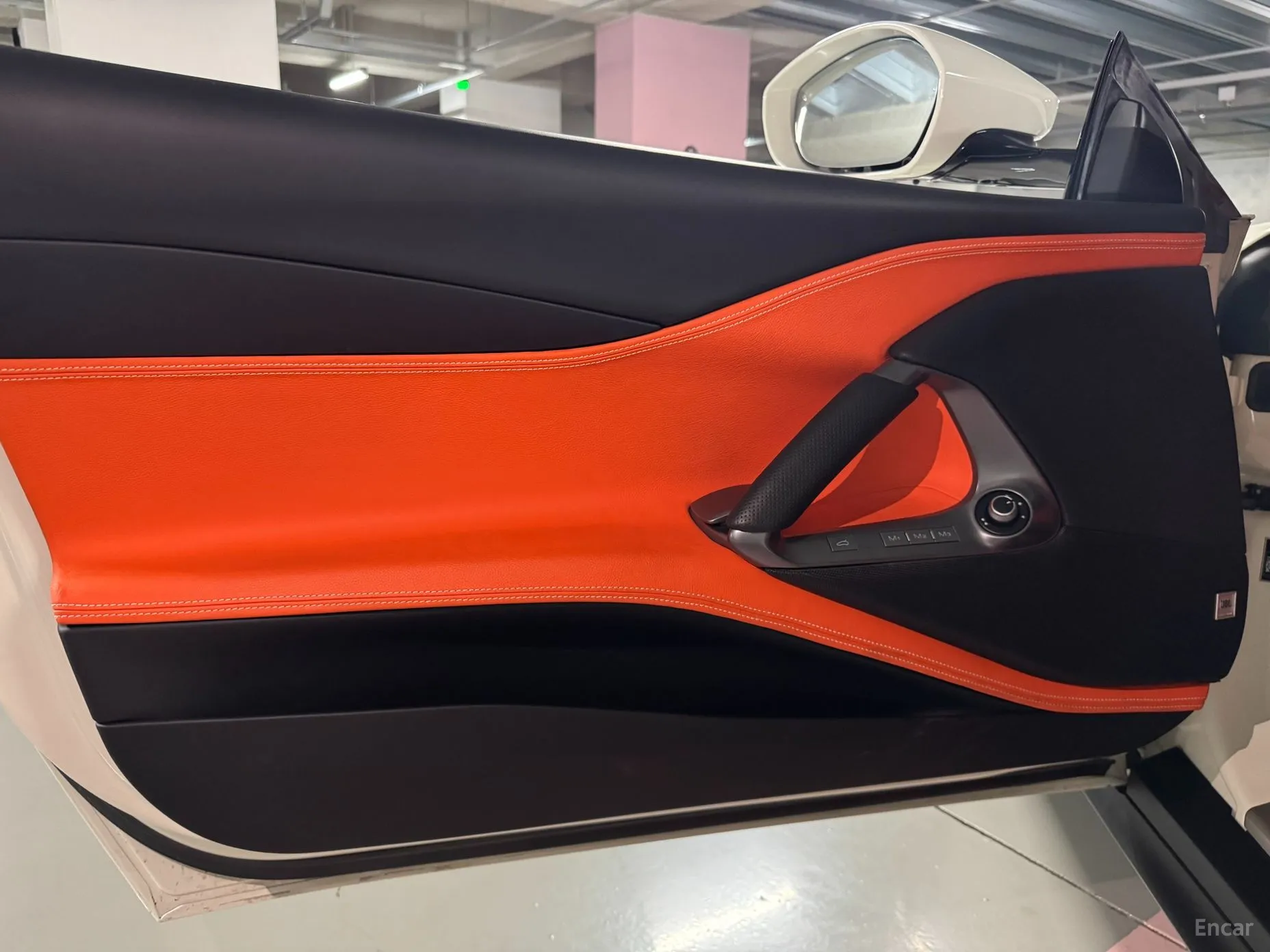 Ferrari 812 Superfast превью 12