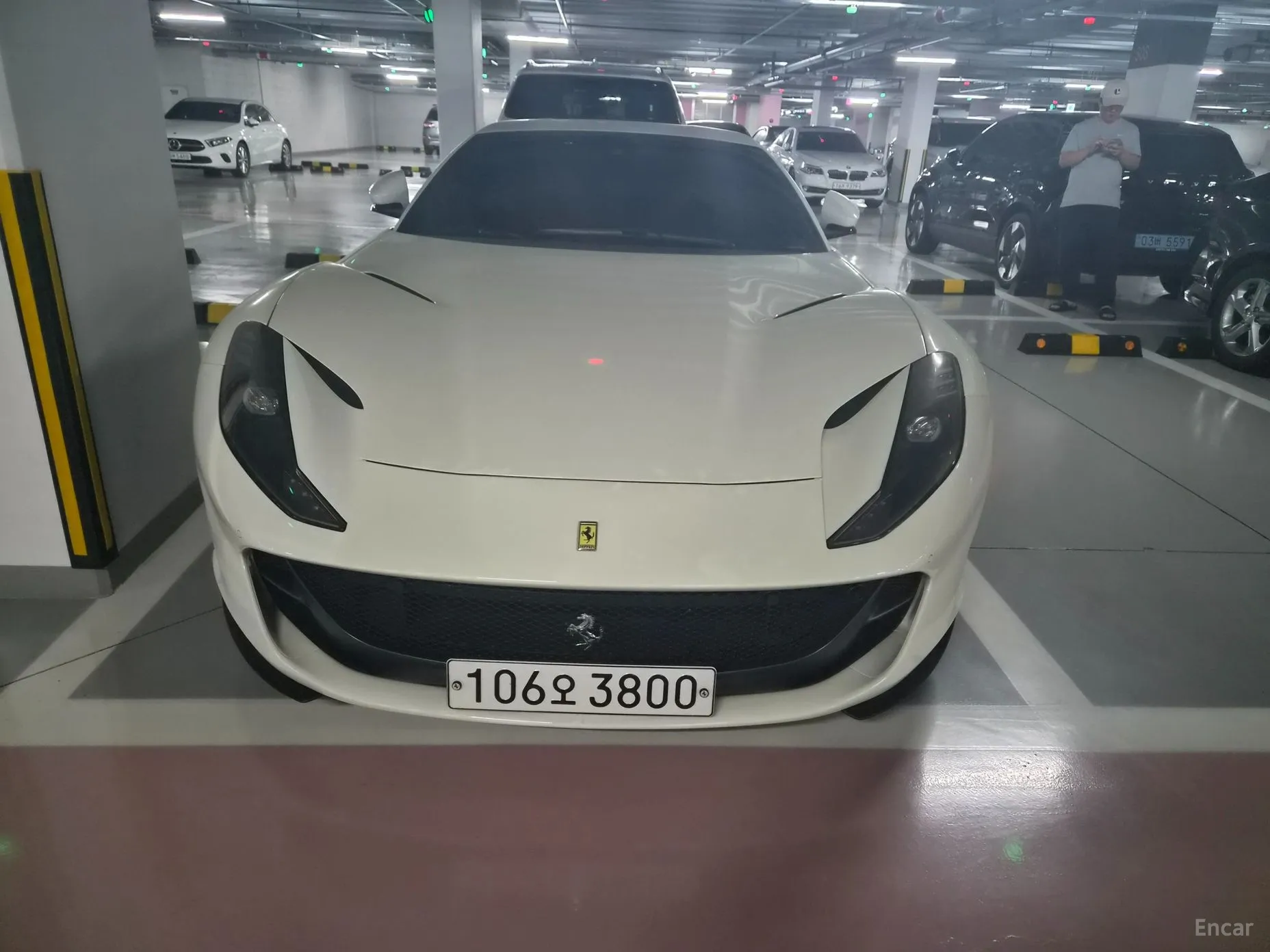 Ferrari 812 Superfast превью 19