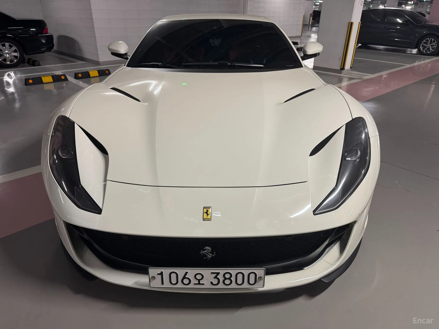 Ferrari 812 Superfast превью 3