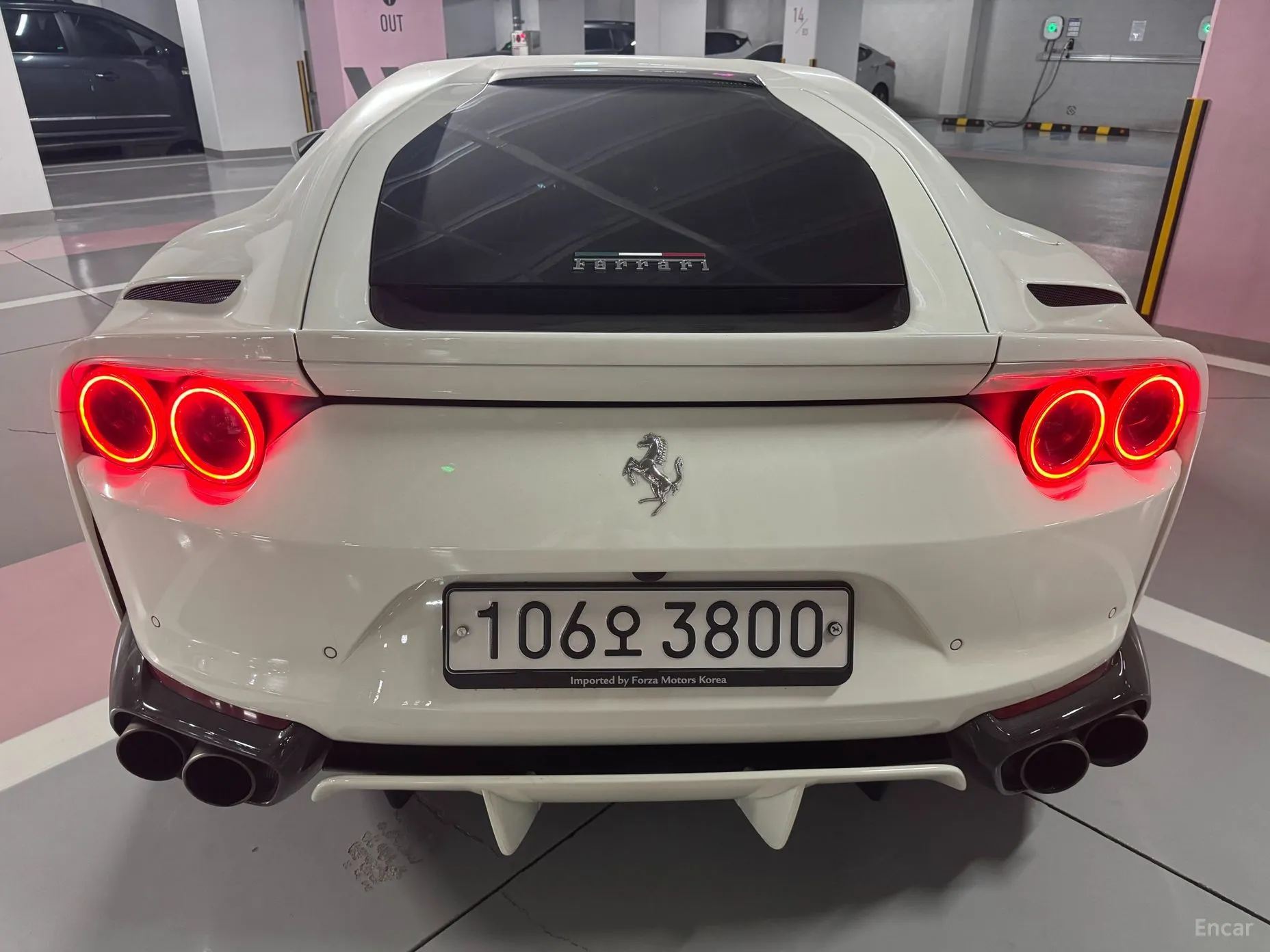 Ferrari 812 Superfast превью 4