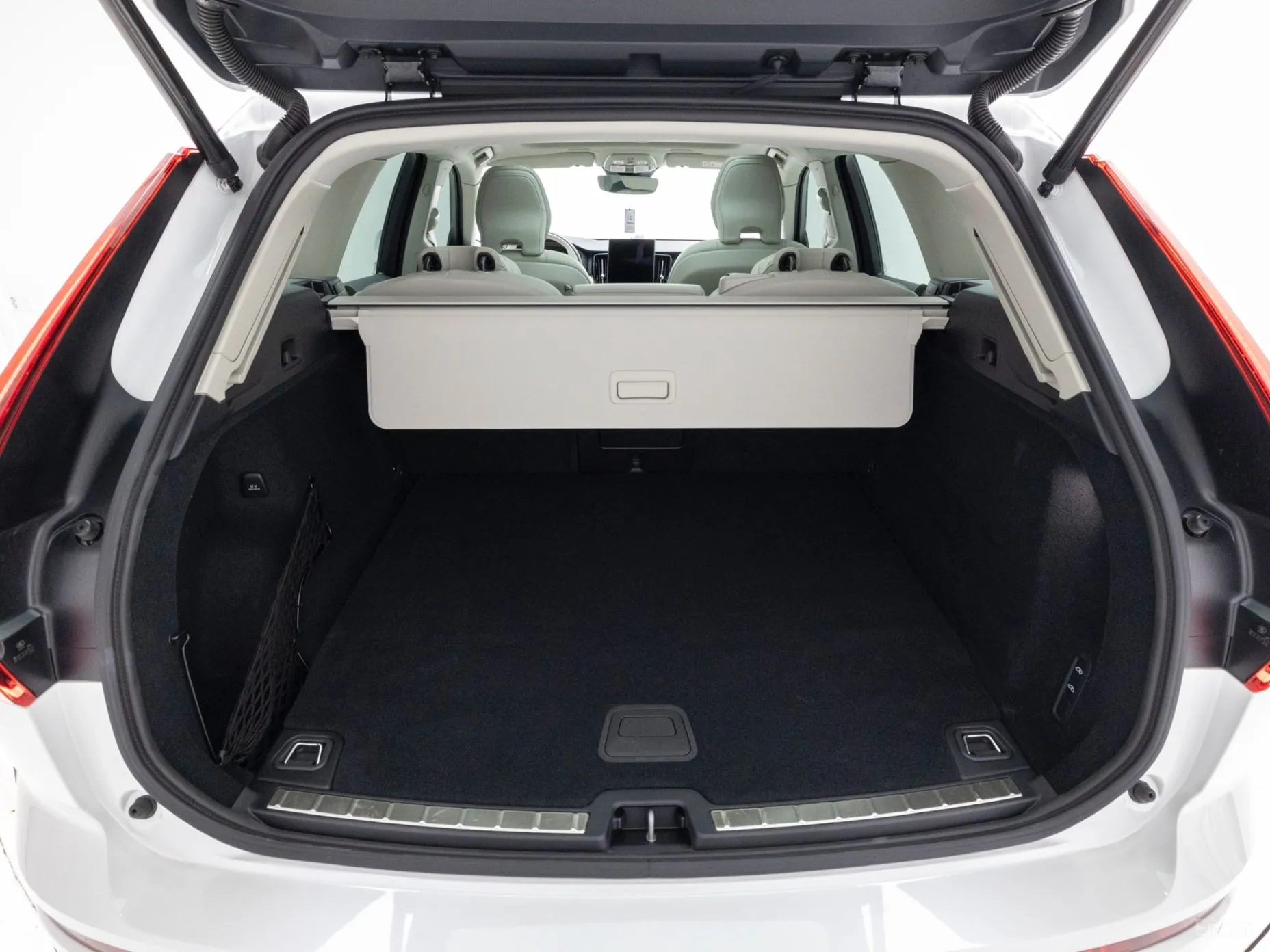 Volvo XC60 Gen 2 превью 17