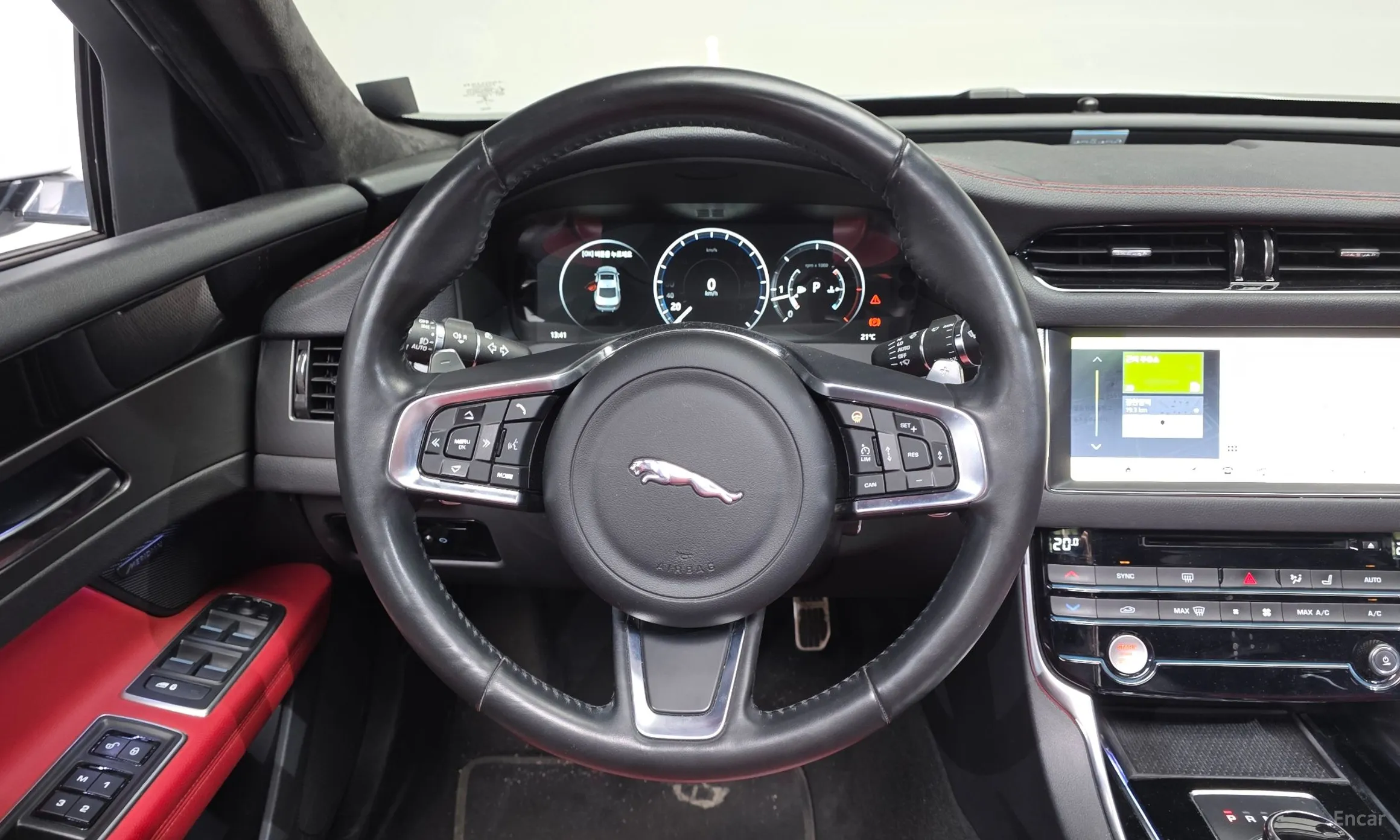 Jaguar XF (x260) превью 13