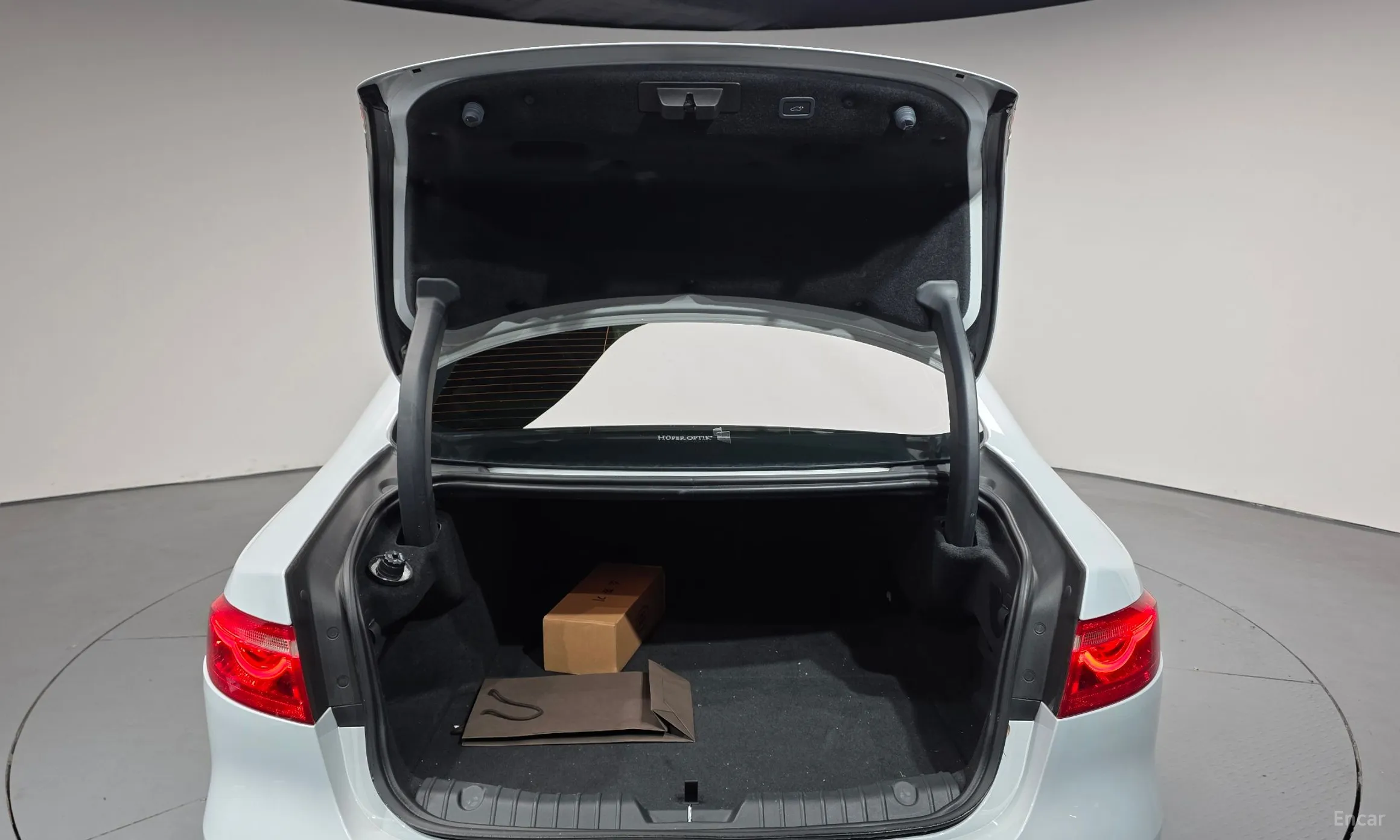 Jaguar XF (x260) превью 20