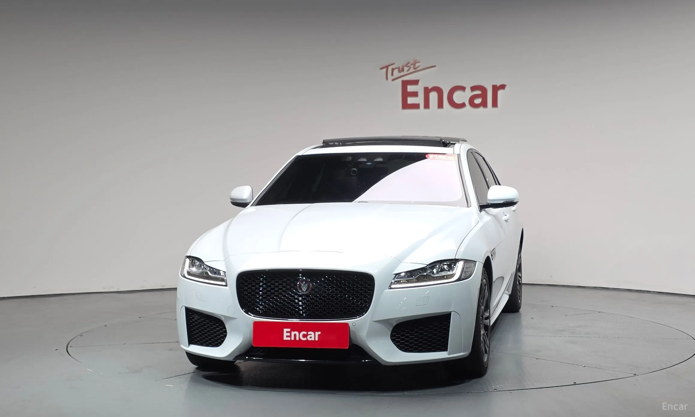 Jaguar XF (x260) превью 3