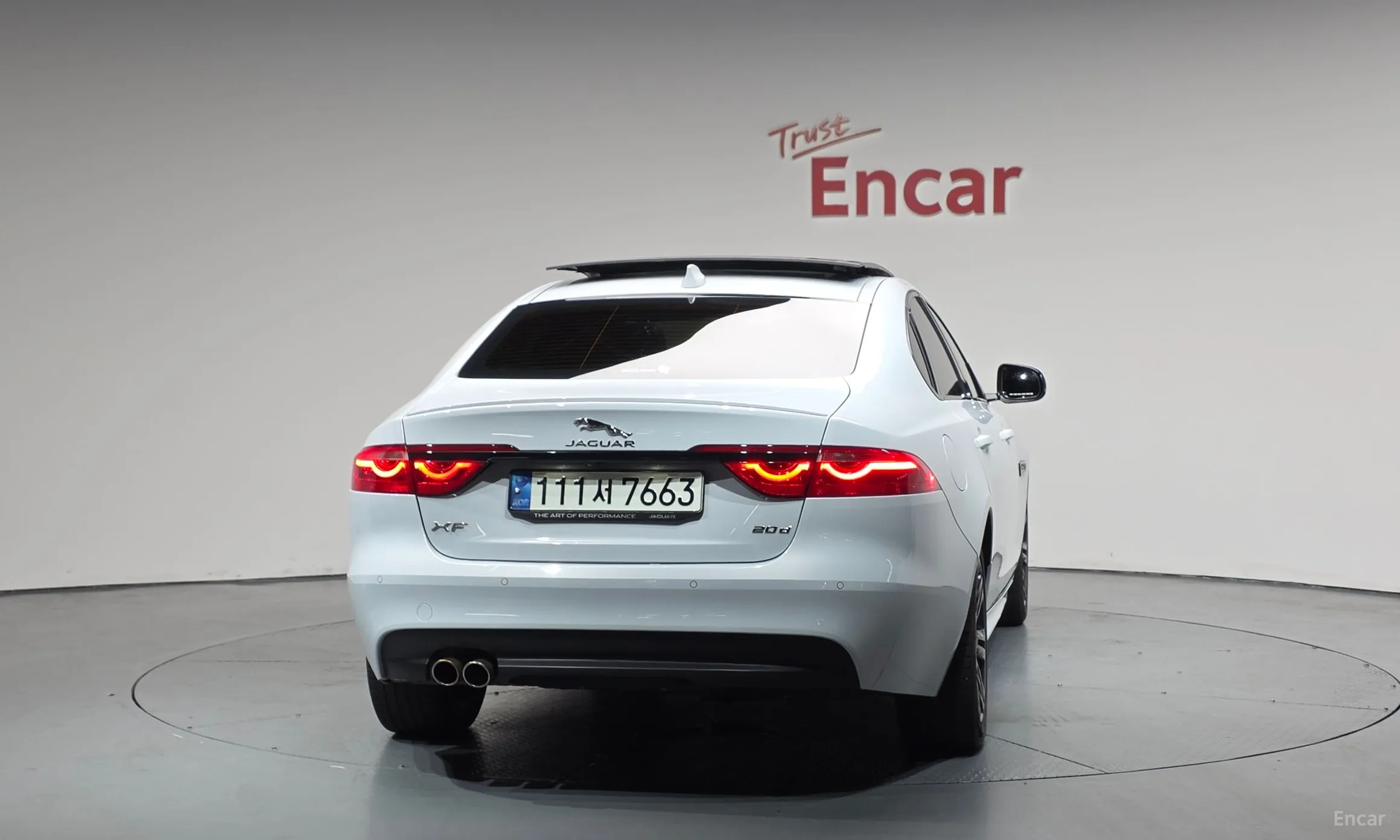 Jaguar XF (x260) превью 4