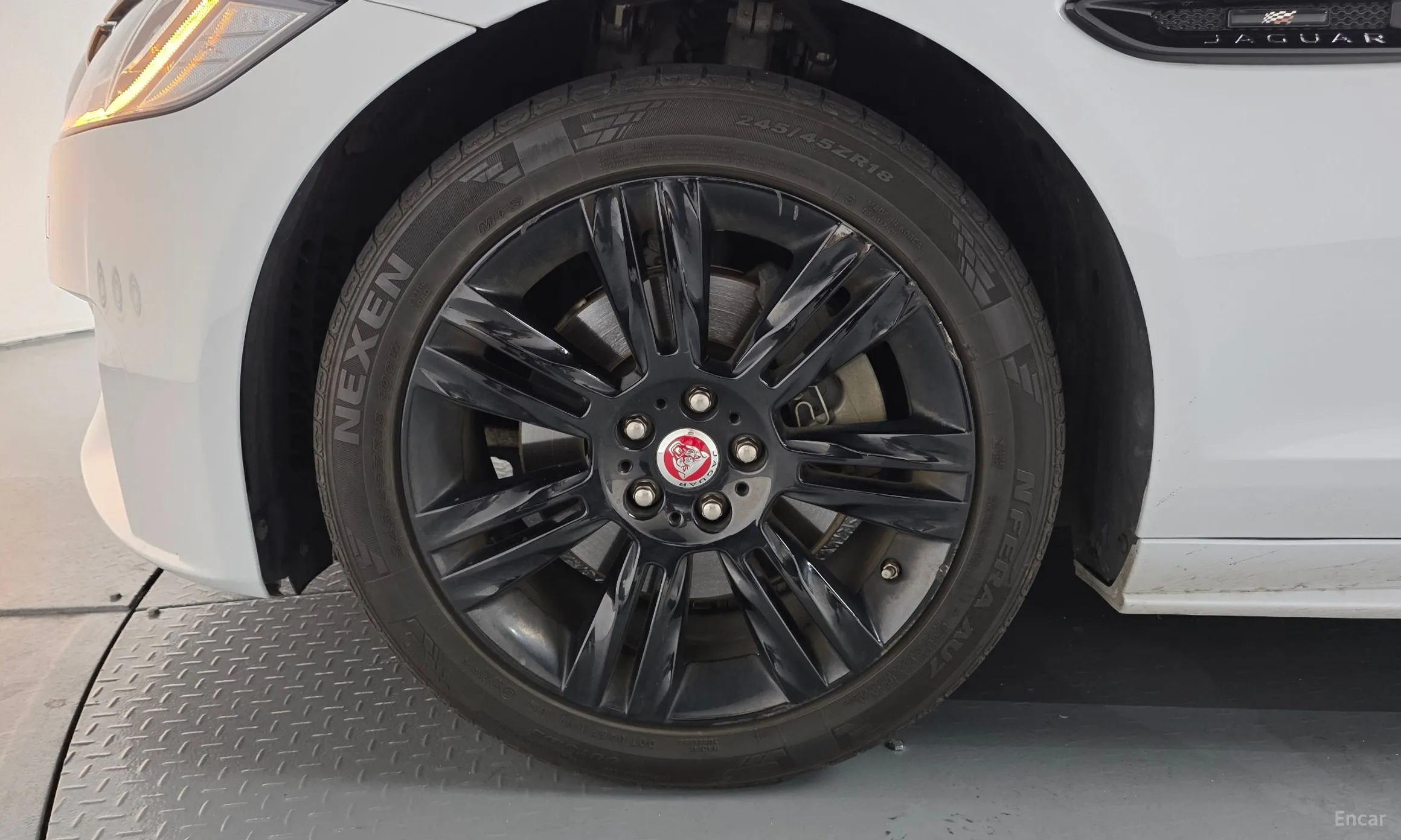 Jaguar XF (x260) превью 5