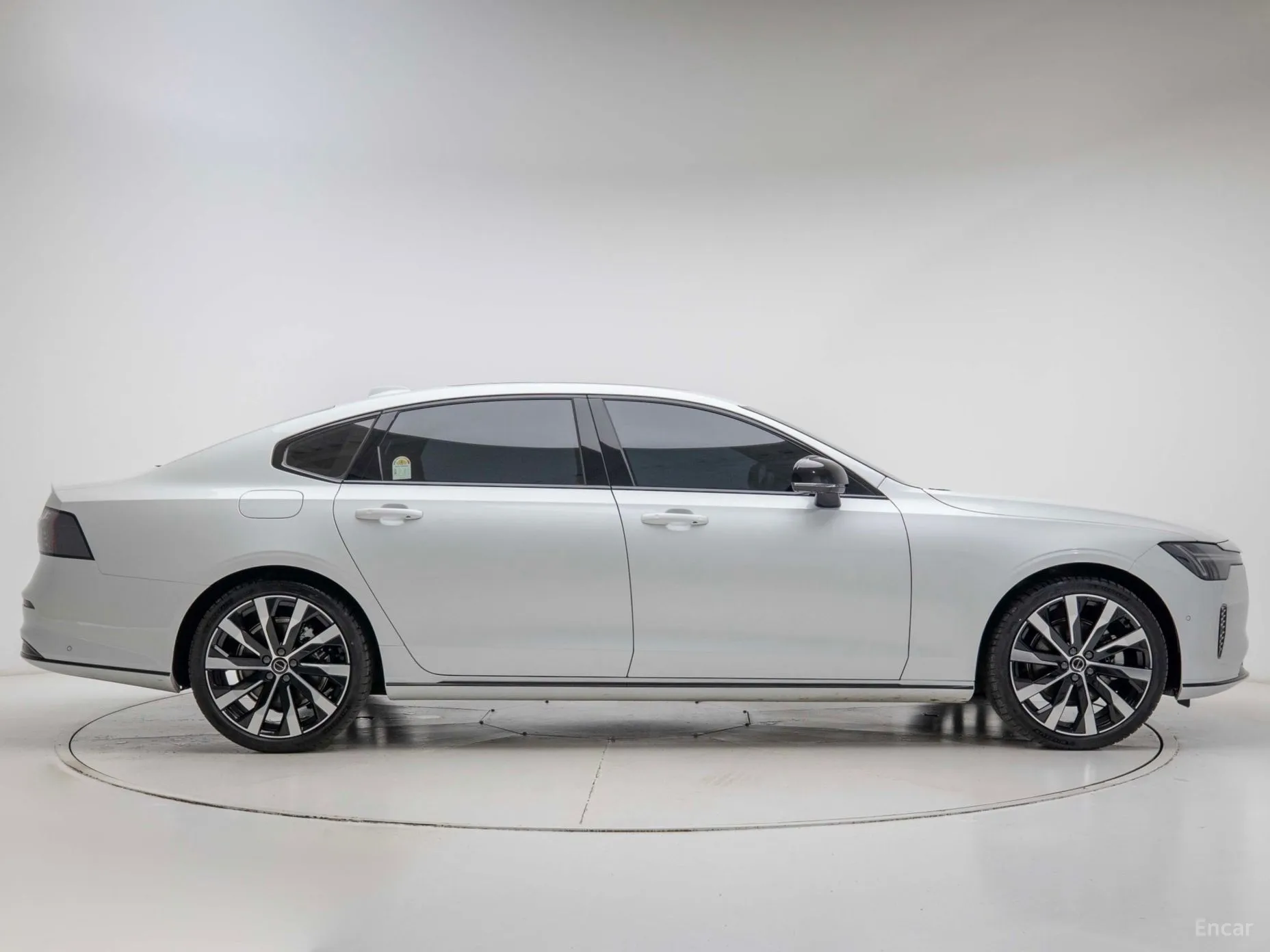 Volvo S90 превью 4