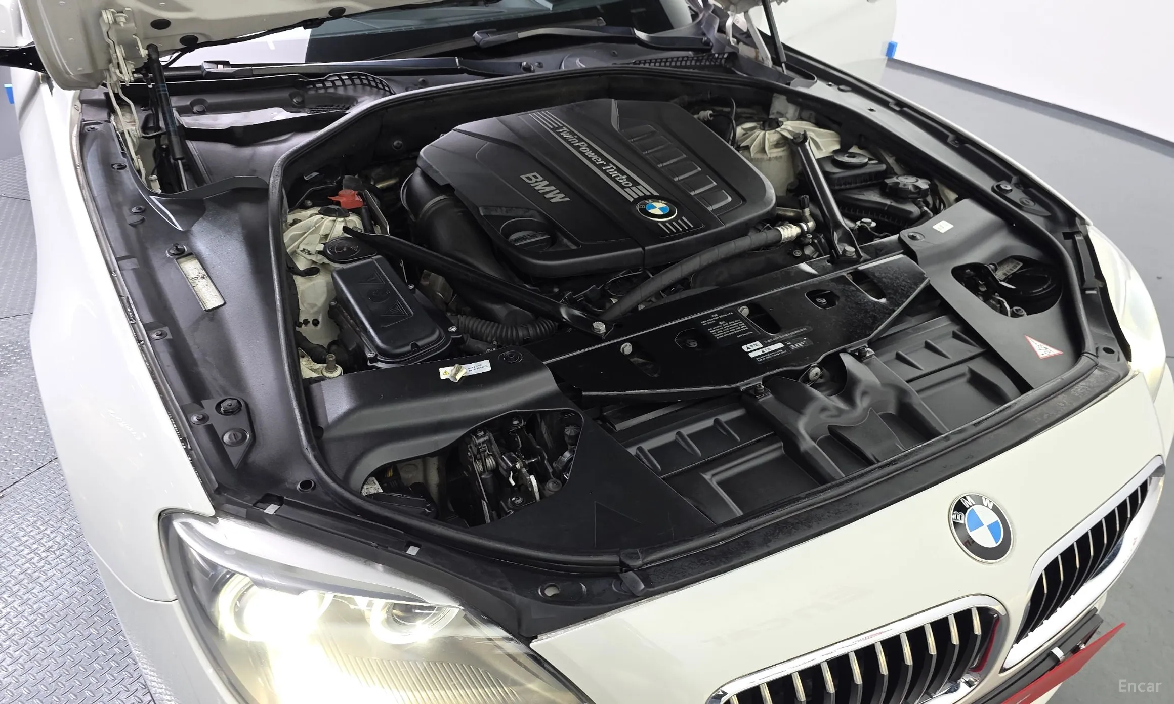 BMW 6 Series (F12) превью 6