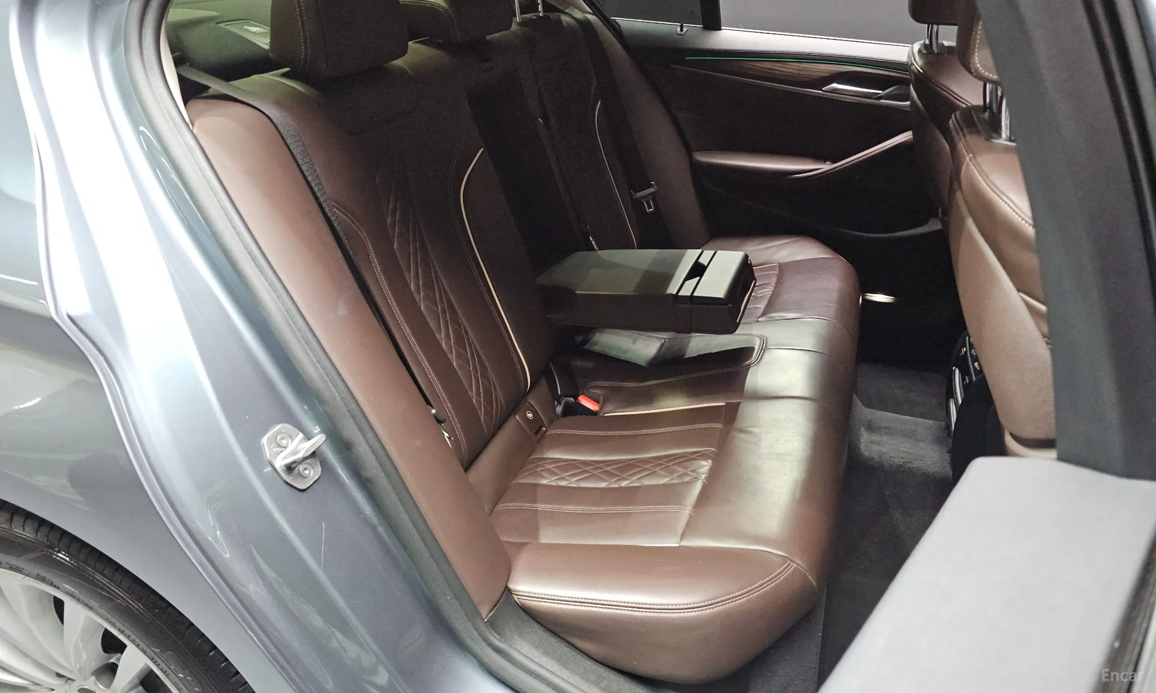 BMW 5 Series (G30) превью 12
