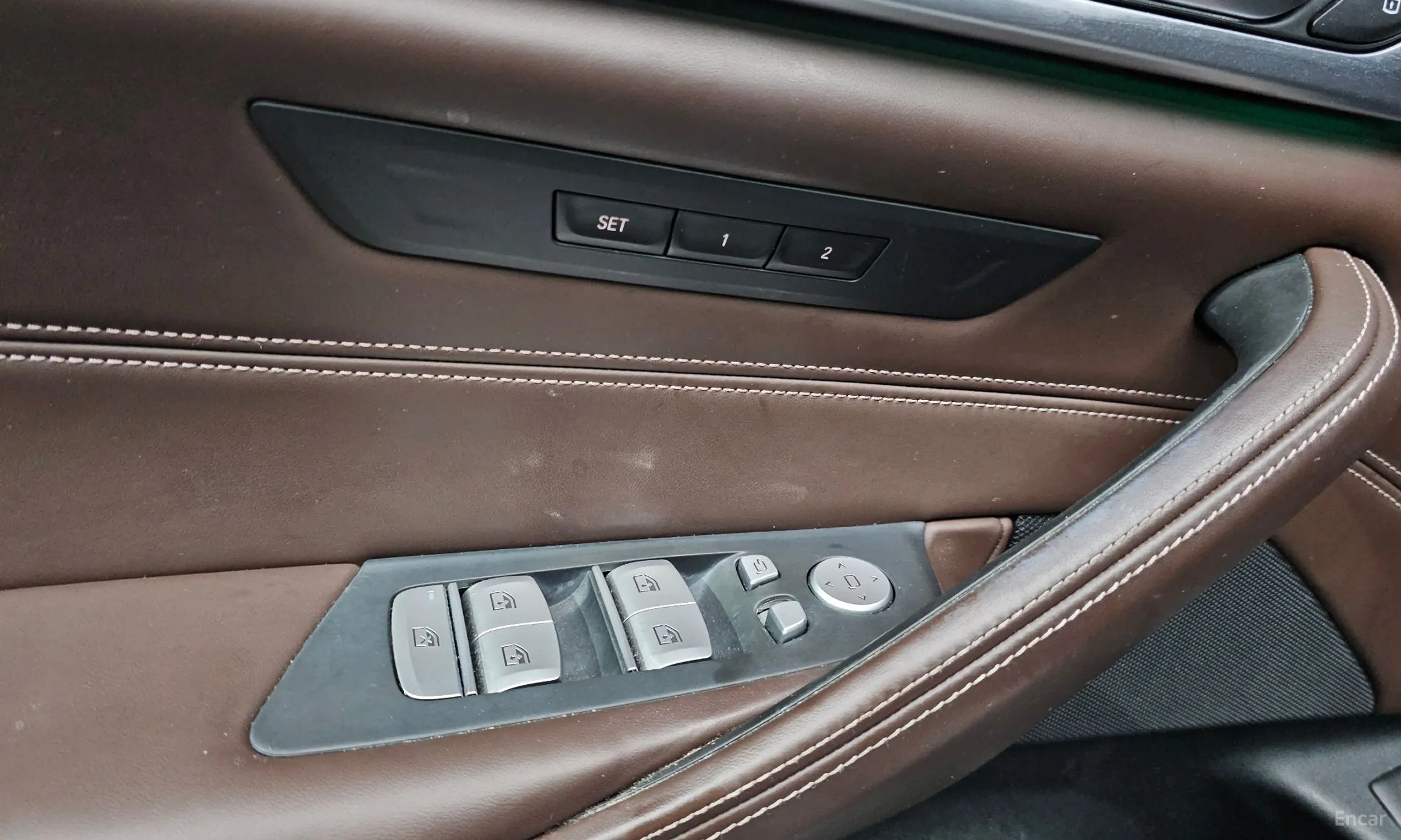 BMW 5 Series (G30) превью 17