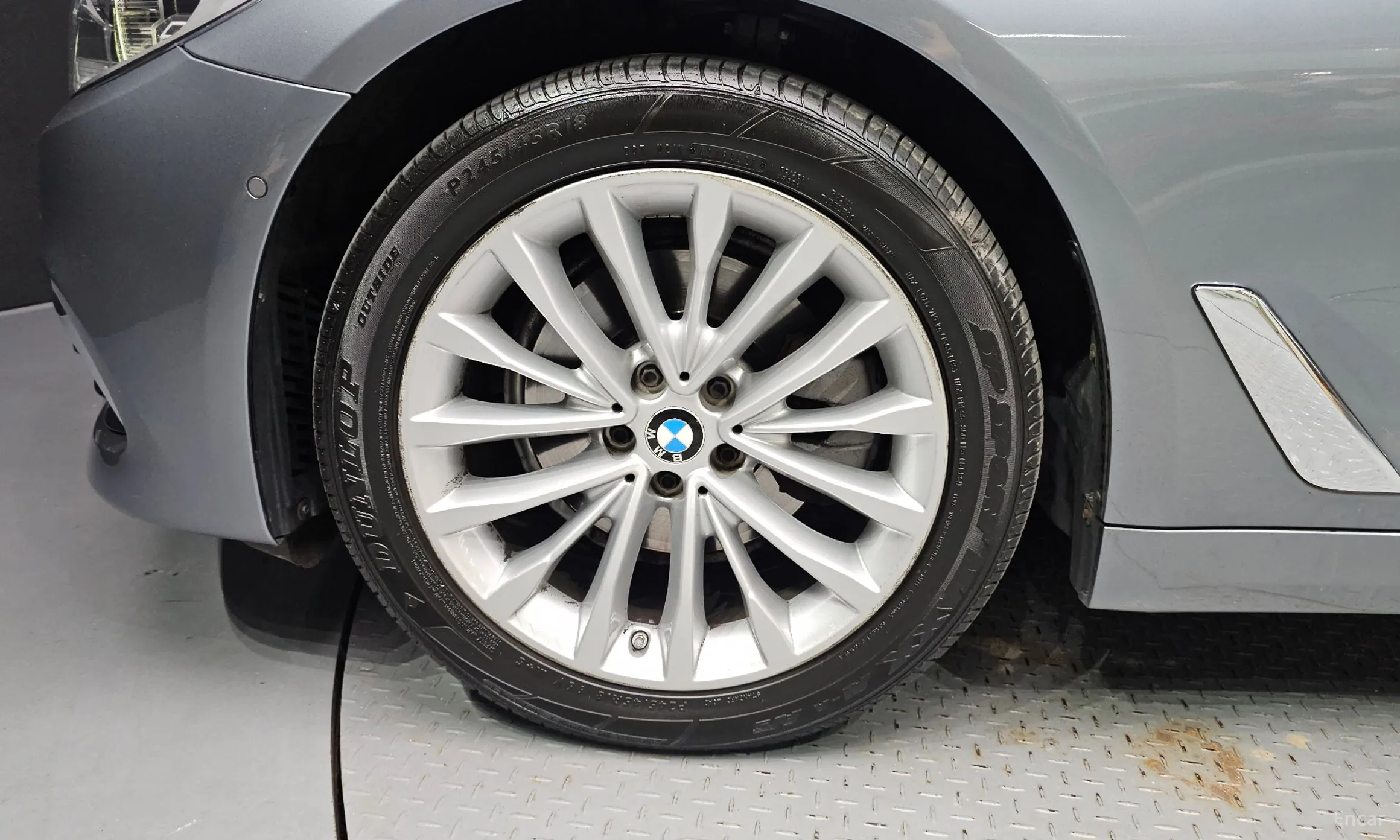 BMW 5 Series (G30) превью 5