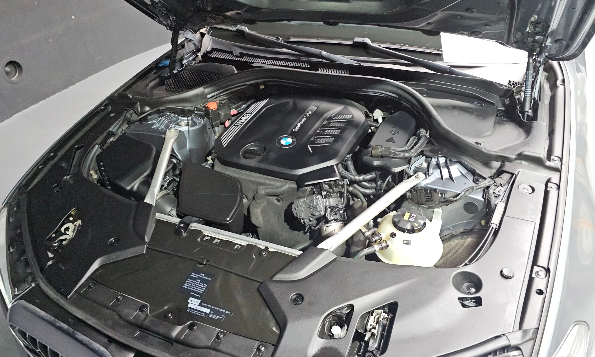 BMW 5 Series (G30) превью 6