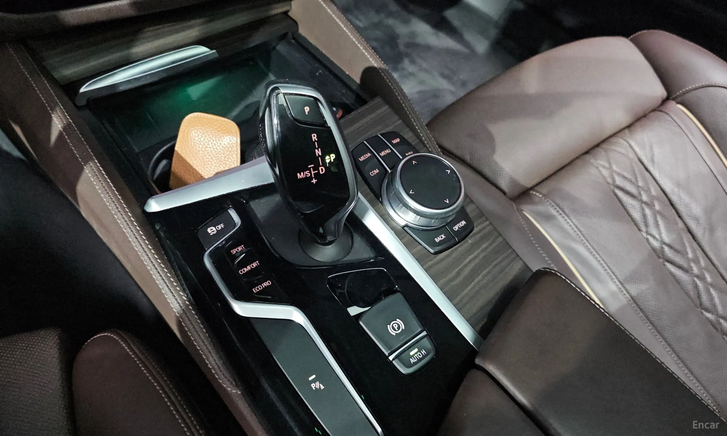 BMW 5 Series (G30) превью 9