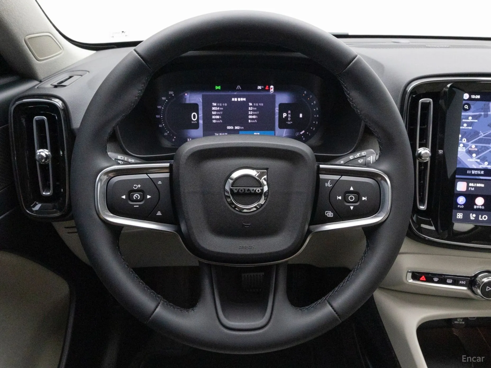 Volvo XC40 превью 12