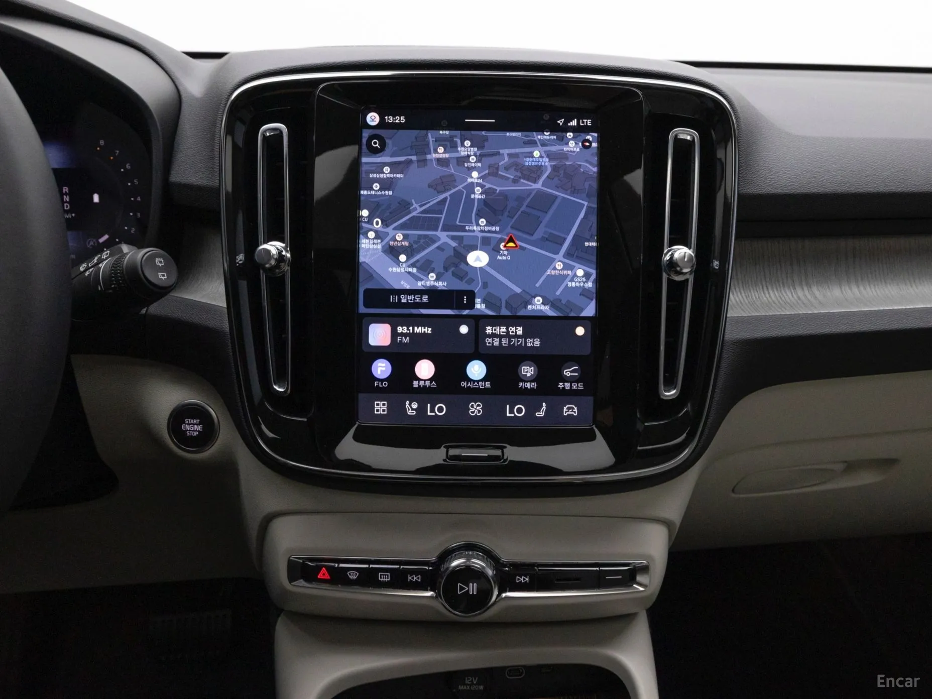 Volvo XC40 превью 14