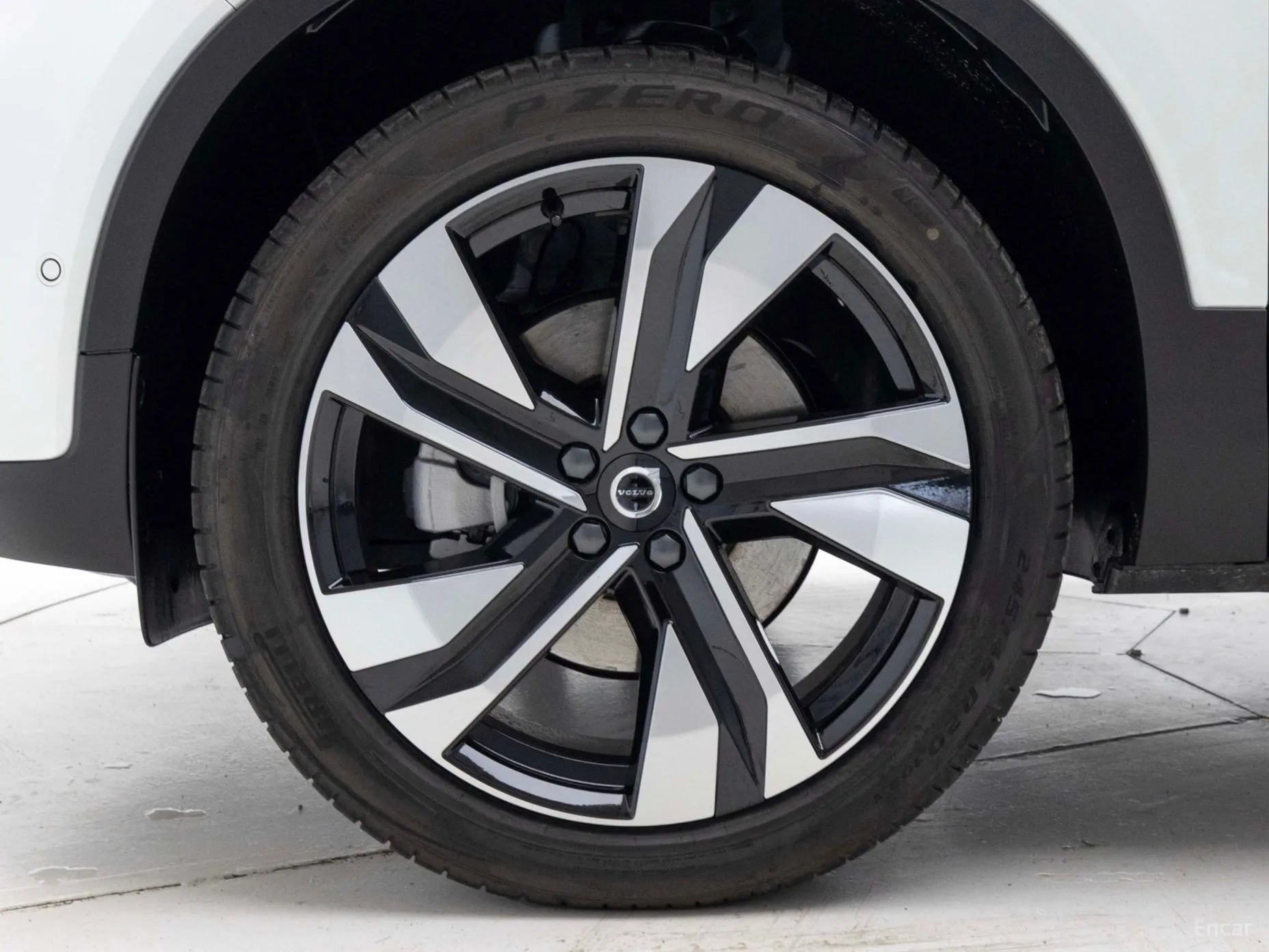 Volvo XC40 превью 5