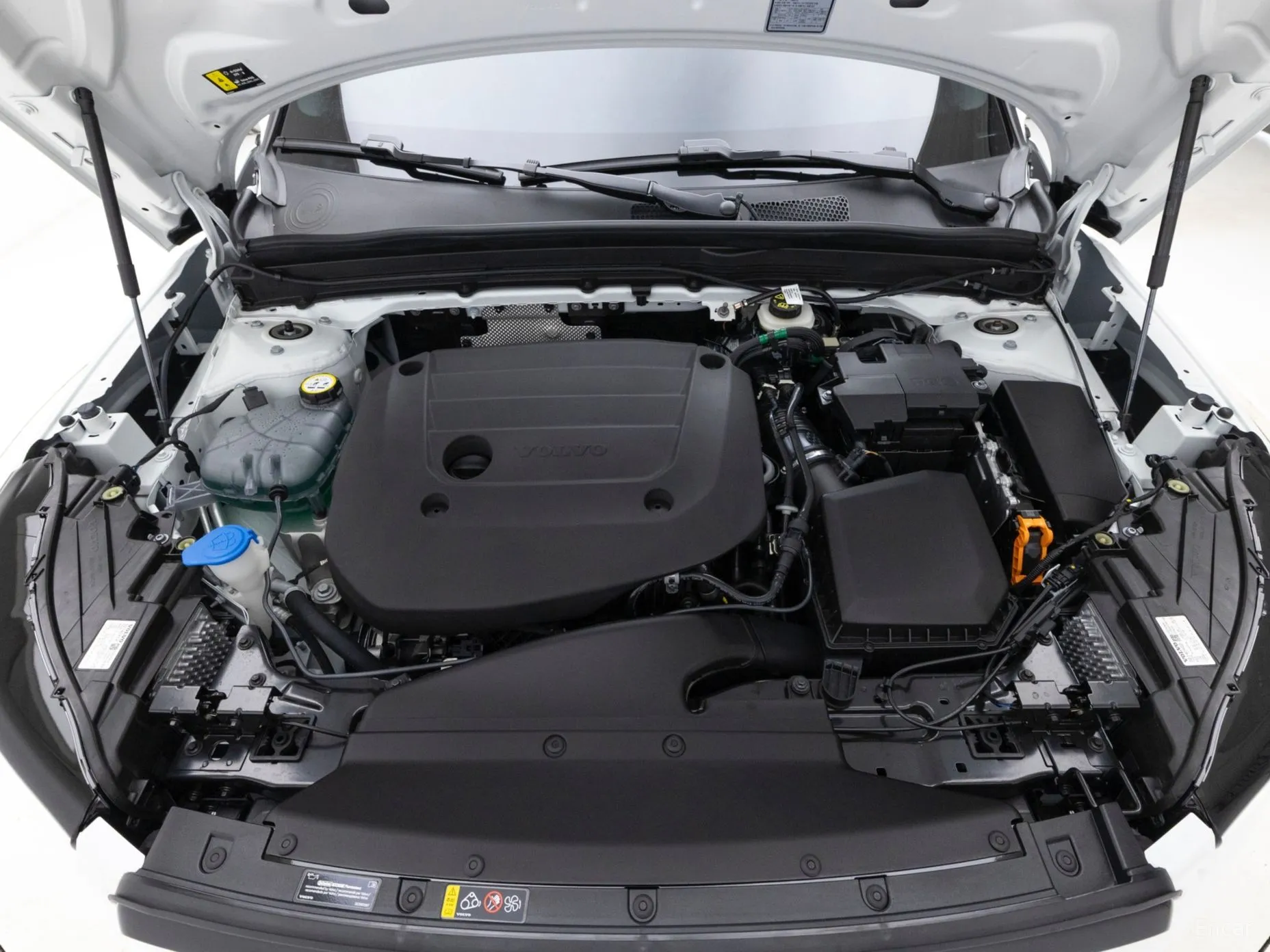 Volvo XC40 превью 6
