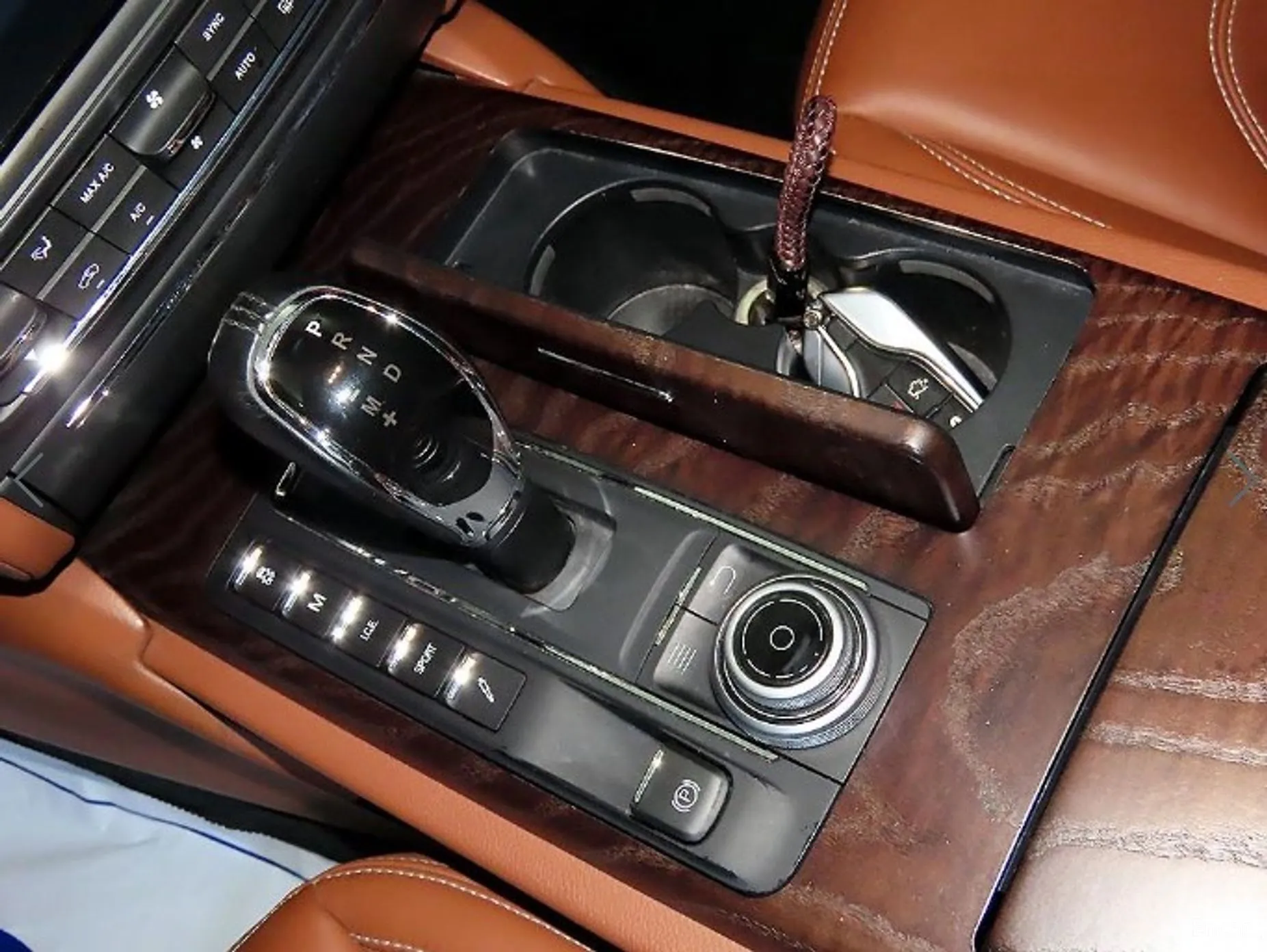 Maserati Quattroporte превью 12