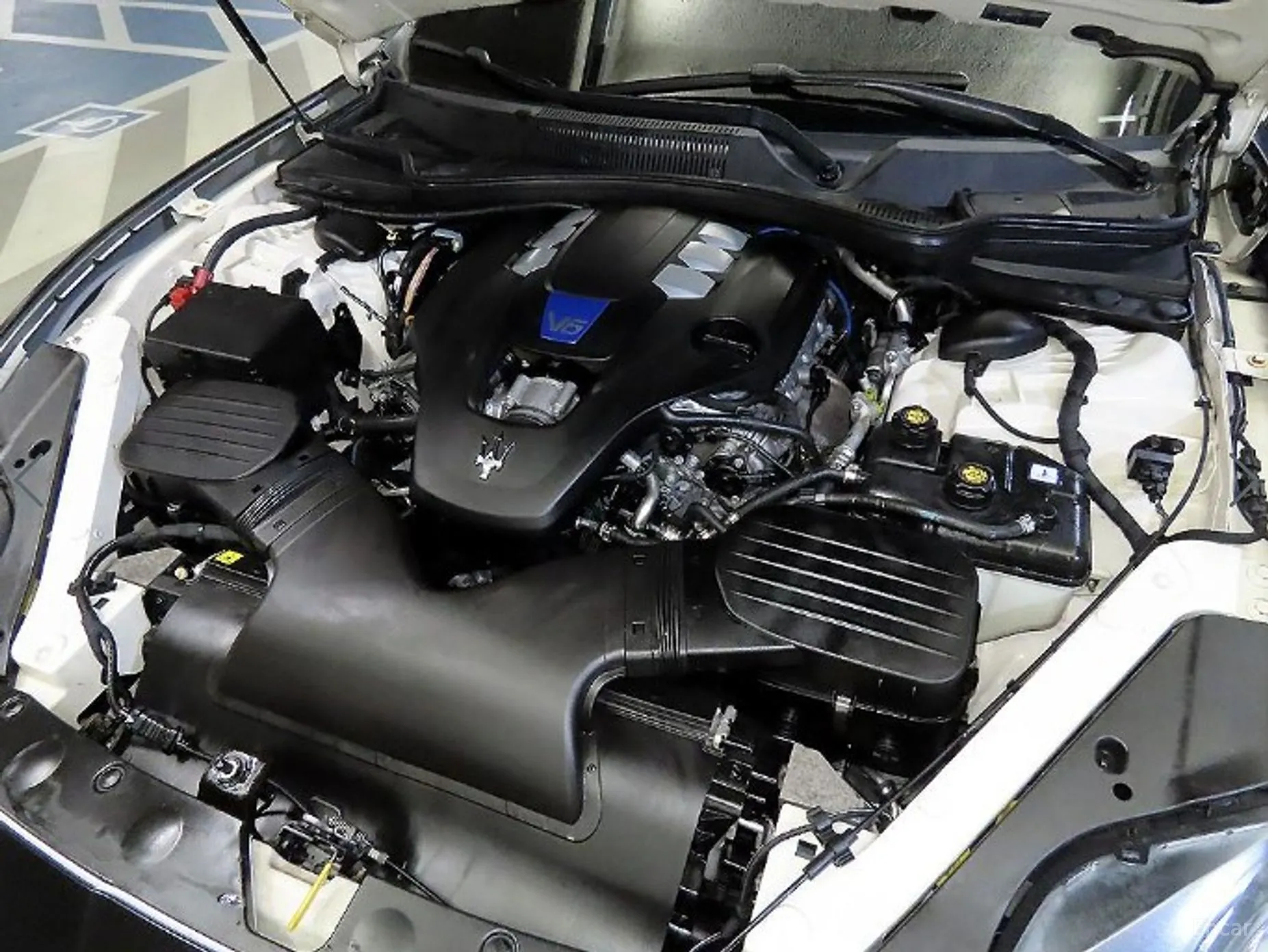 Maserati Quattroporte превью 19