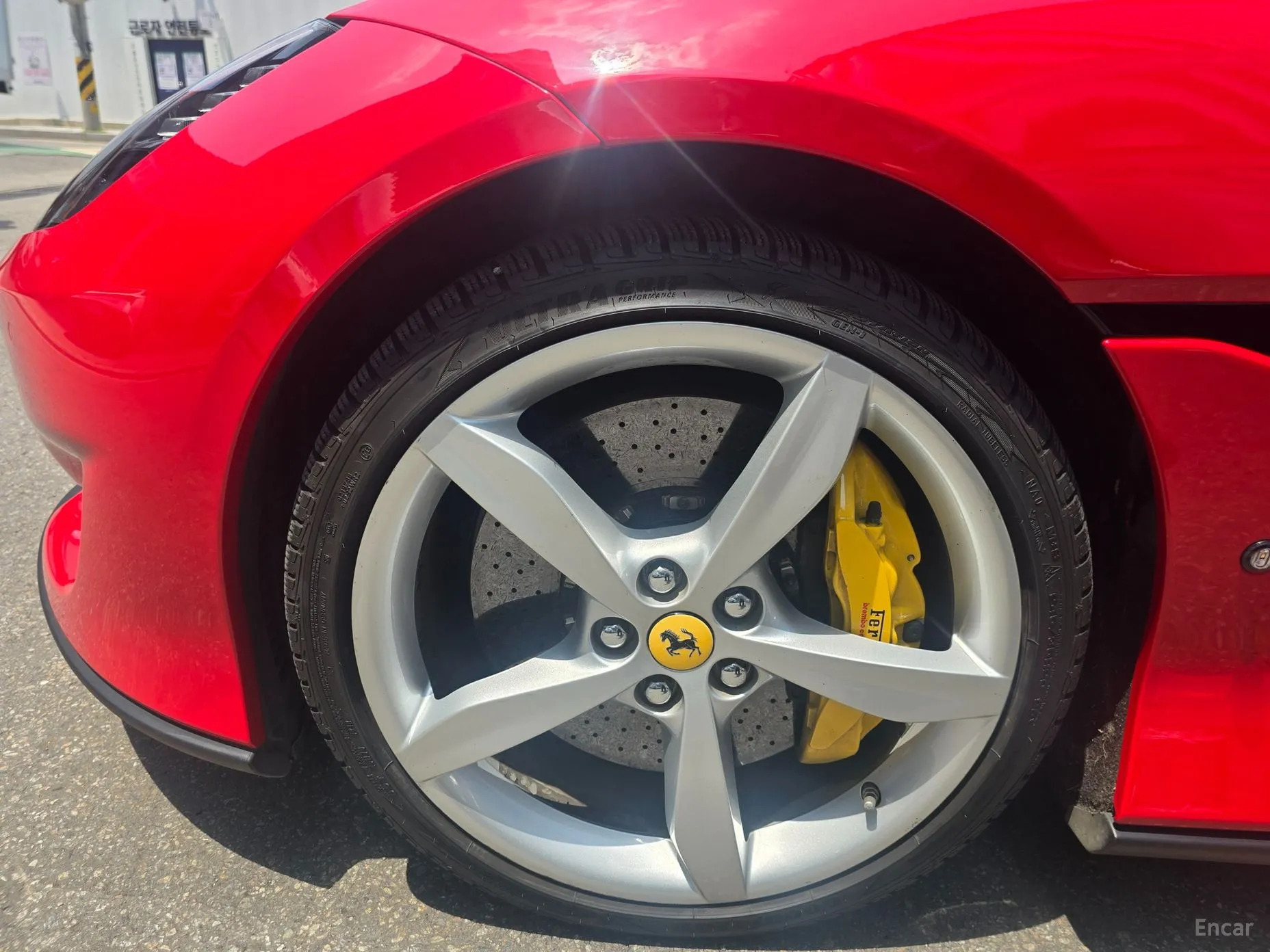 Ferrari Portofino превью 20