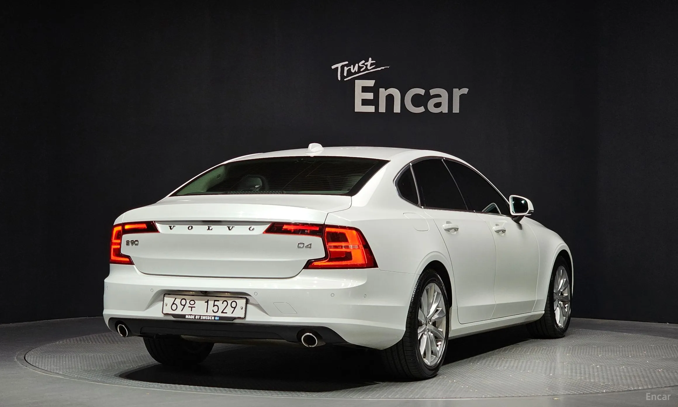 Volvo S90