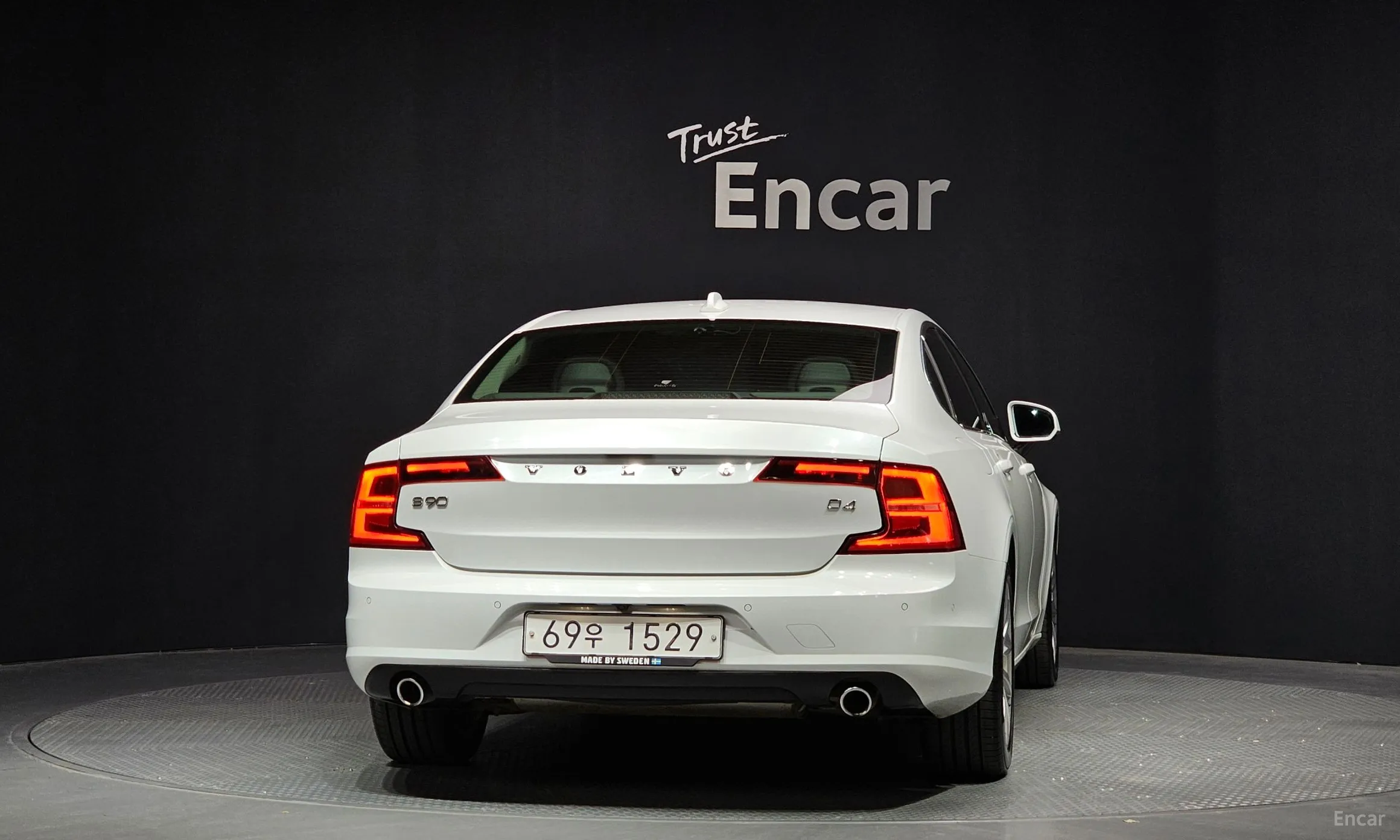 Volvo S90 превью 4