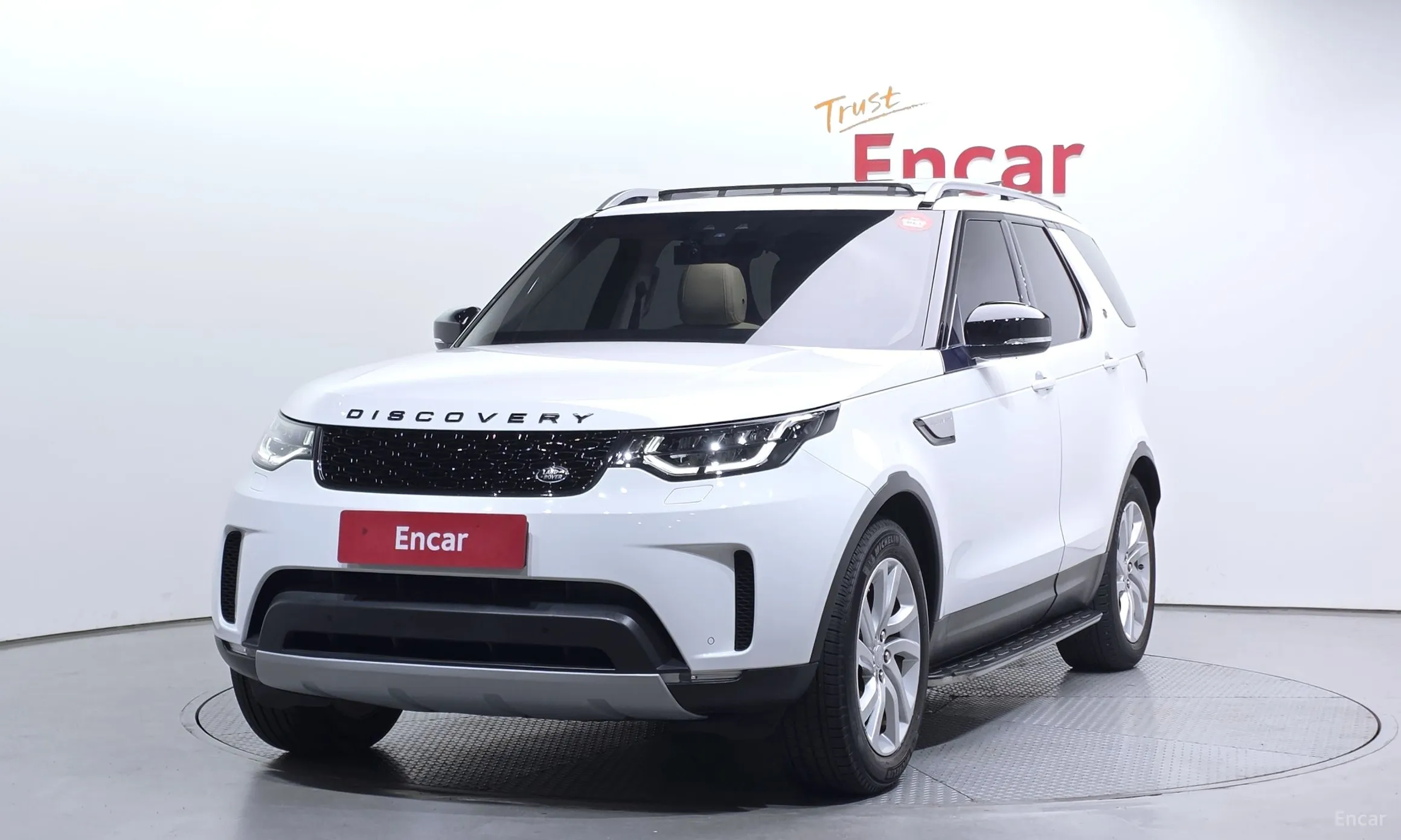 Land Rover Discovery 5