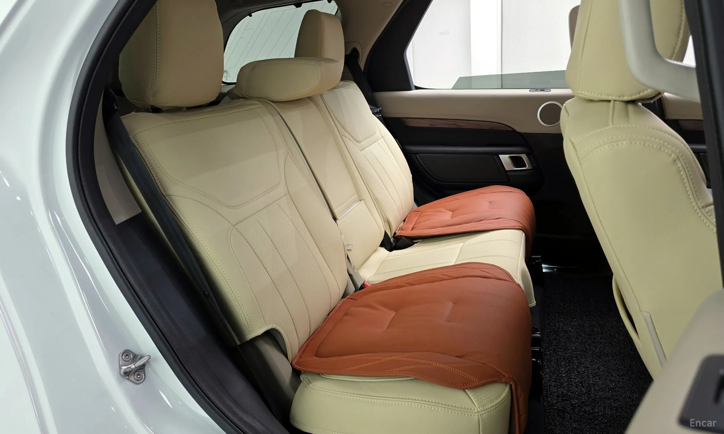 Land Rover Discovery 5 превью 11