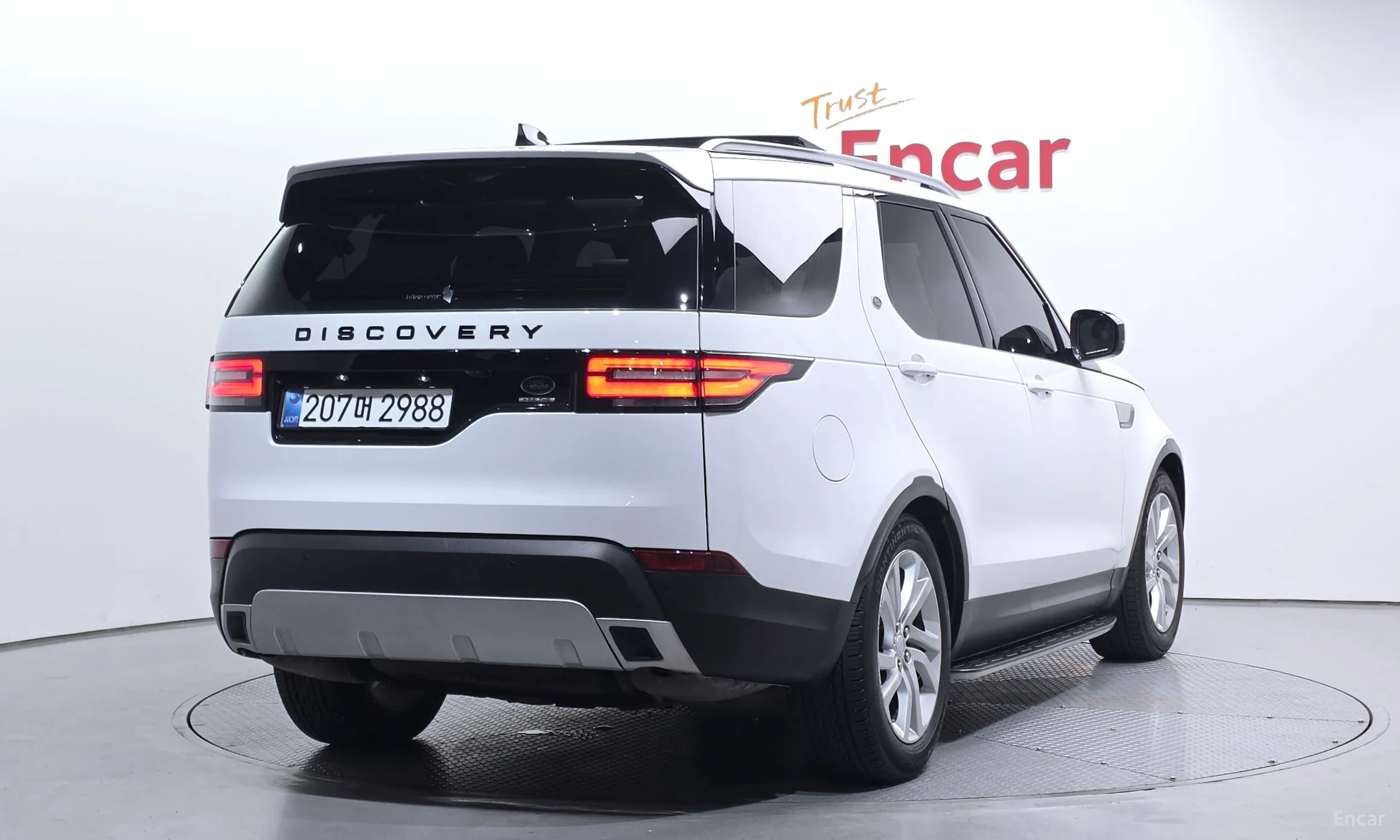 Land Rover Discovery 5