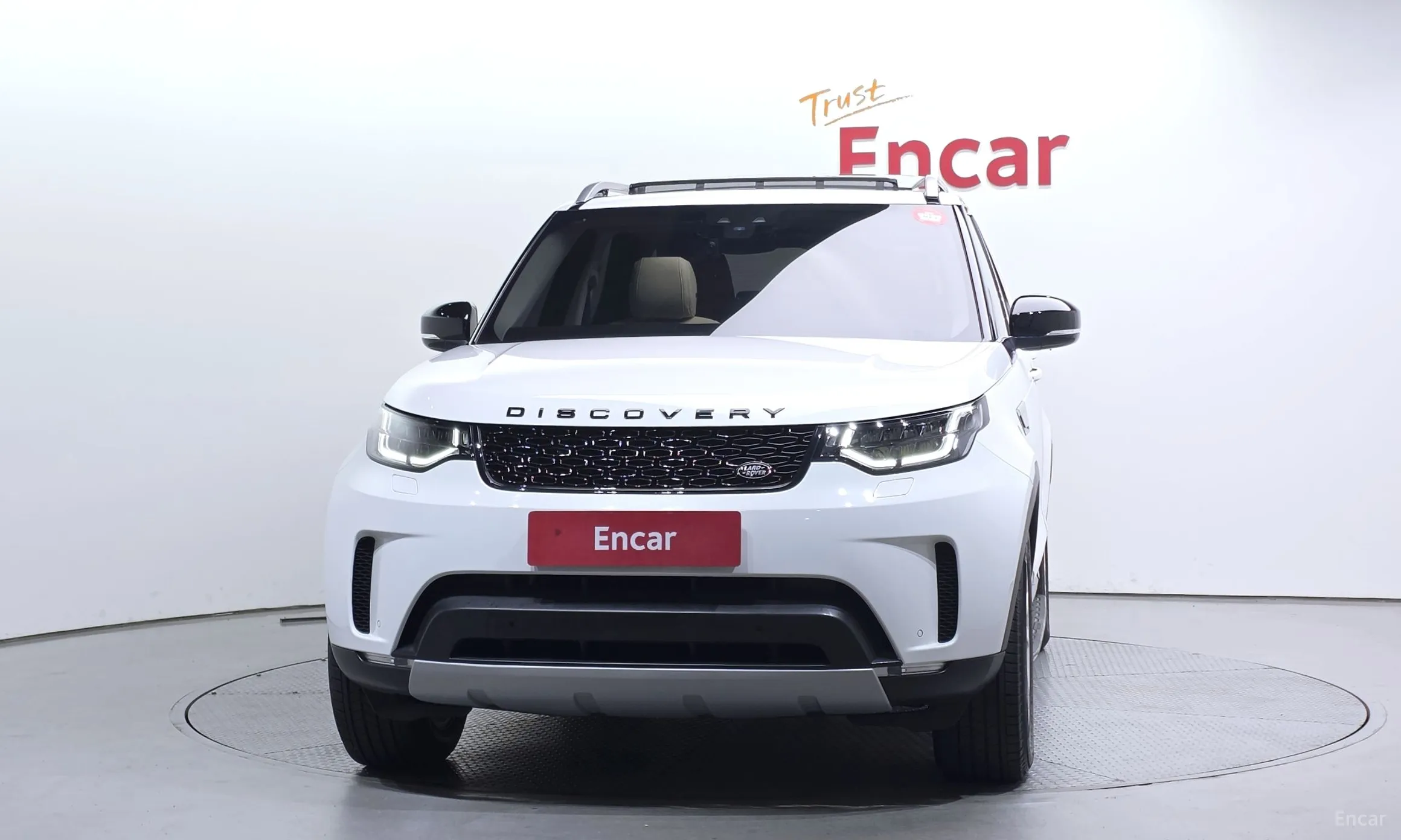 Land Rover Discovery 5 превью 3