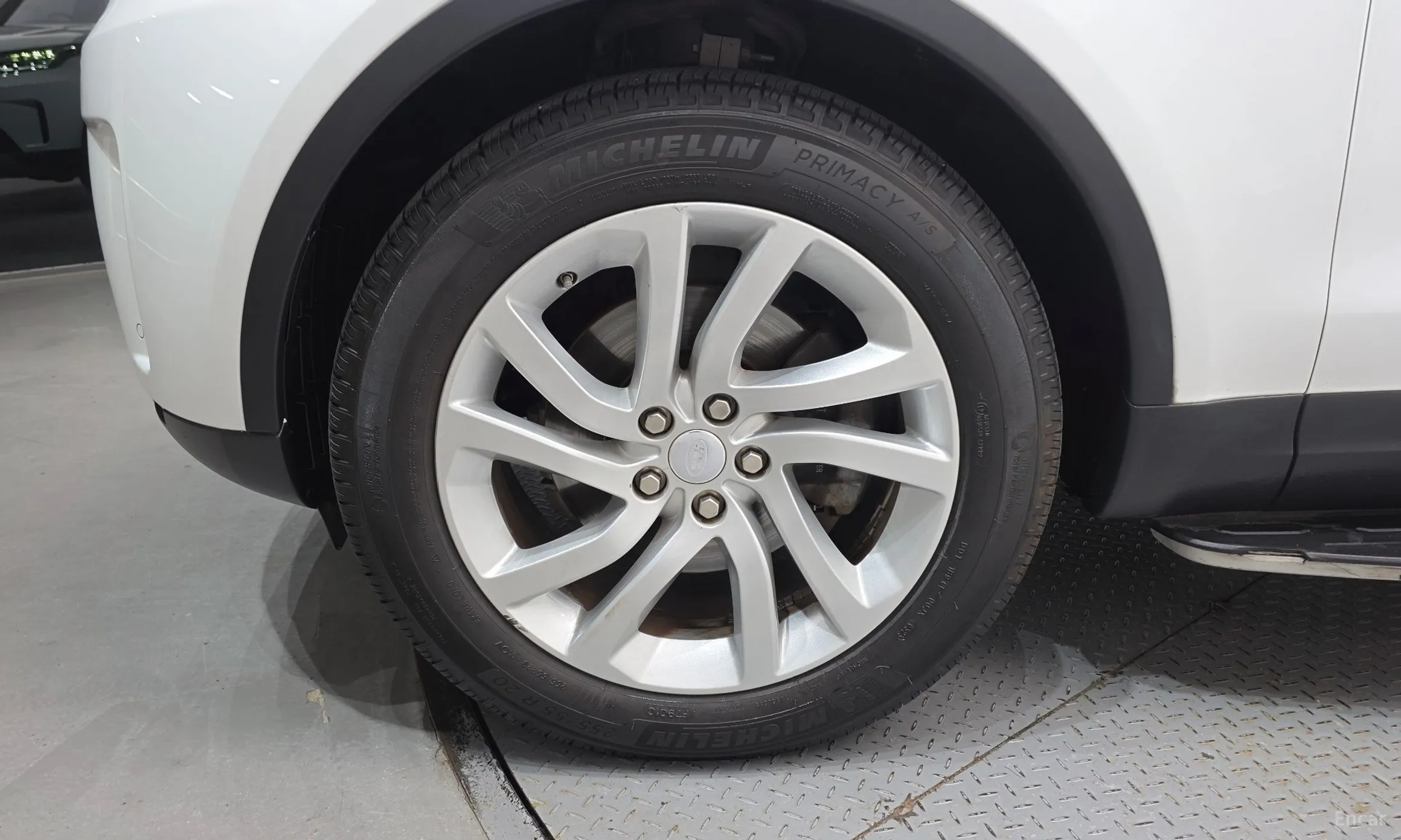 Land Rover Discovery 5 превью 5