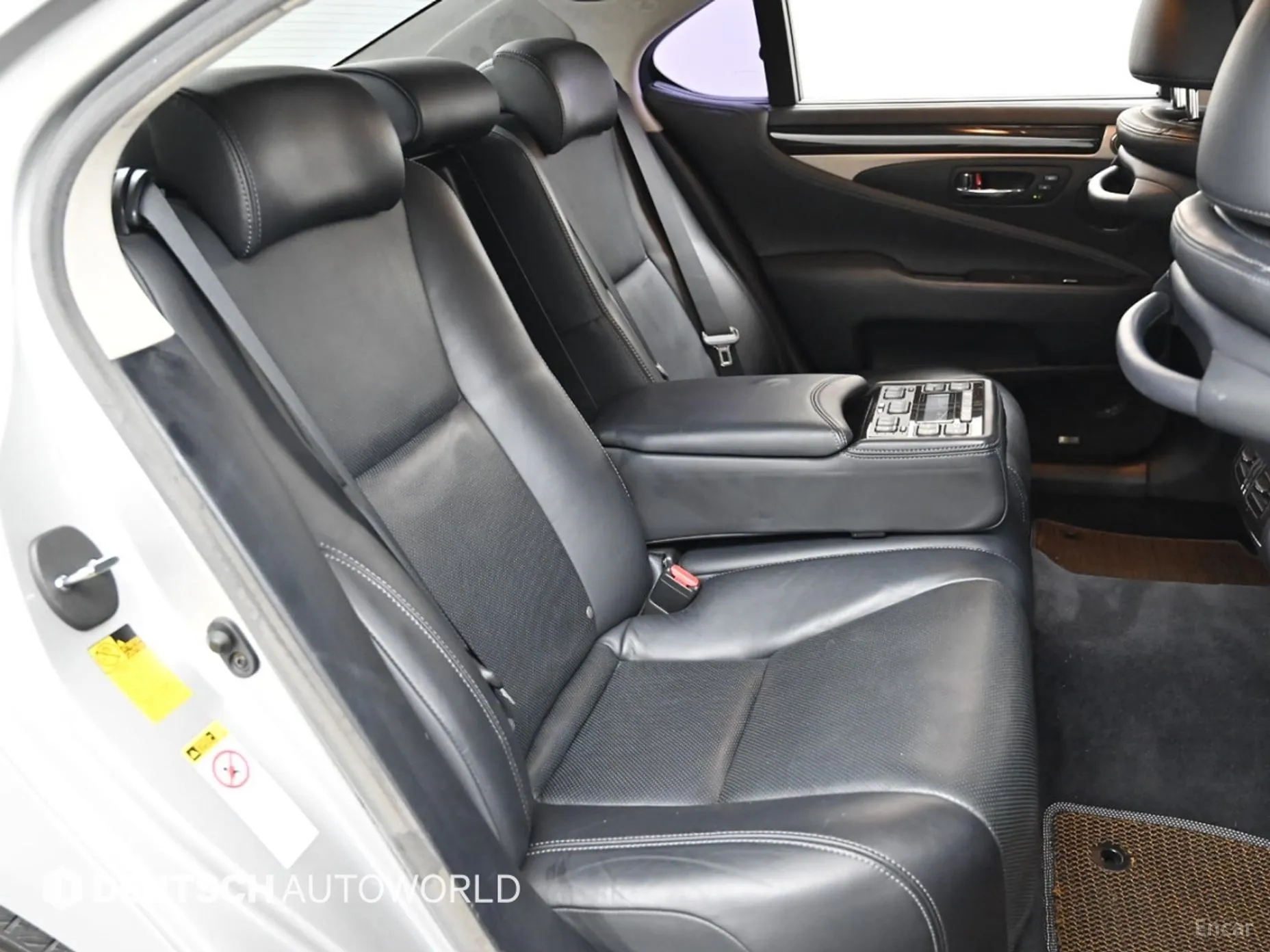Lexus LS460 превью 12
