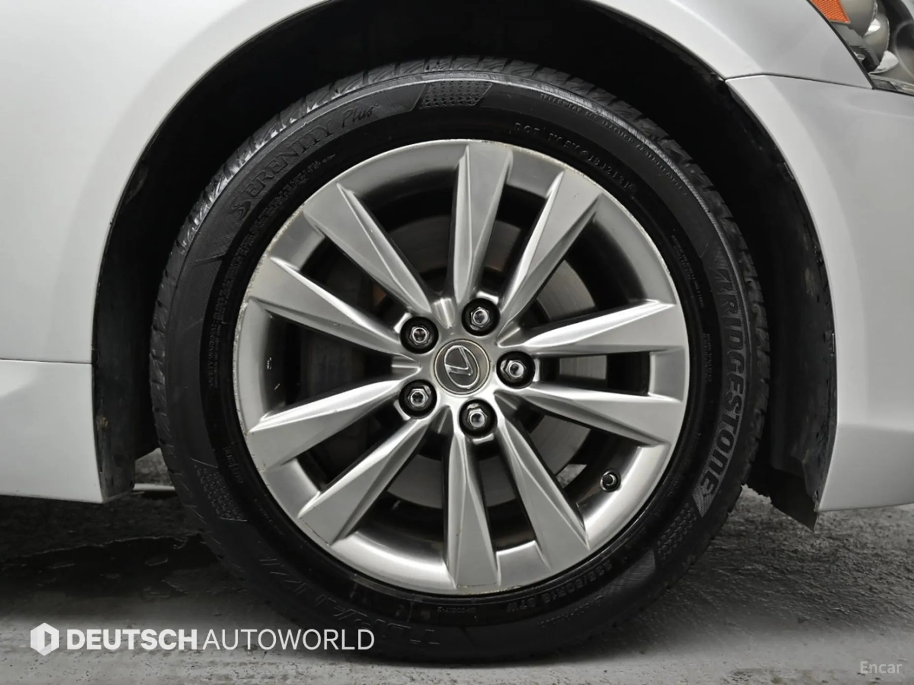 Lexus LS460 превью 15